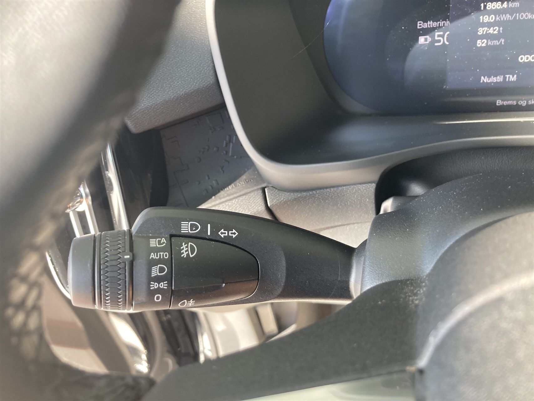 Billede af Volvo EX40 Single Motor Extended Range Black Edition 252HK 5d Aut.