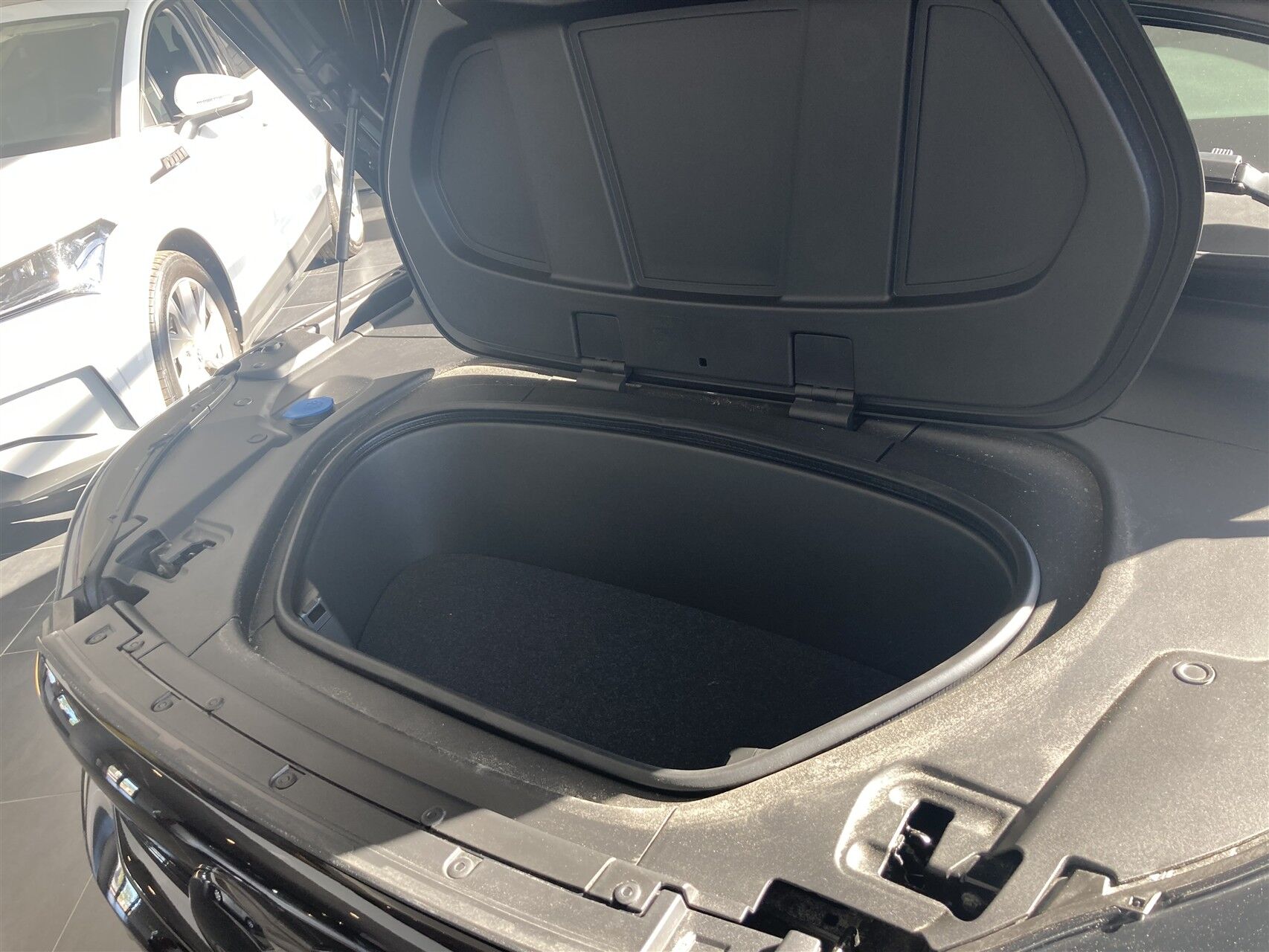 Billede af Volvo EX40 Single Motor Extended Range Black Edition 252HK 5d Aut.