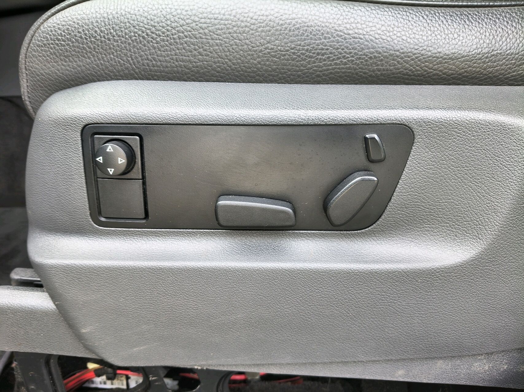 Billede af VW Touareg 3,0 TDI V6 DPF Basic Tiptr. 240HK 5d 6g Aut.