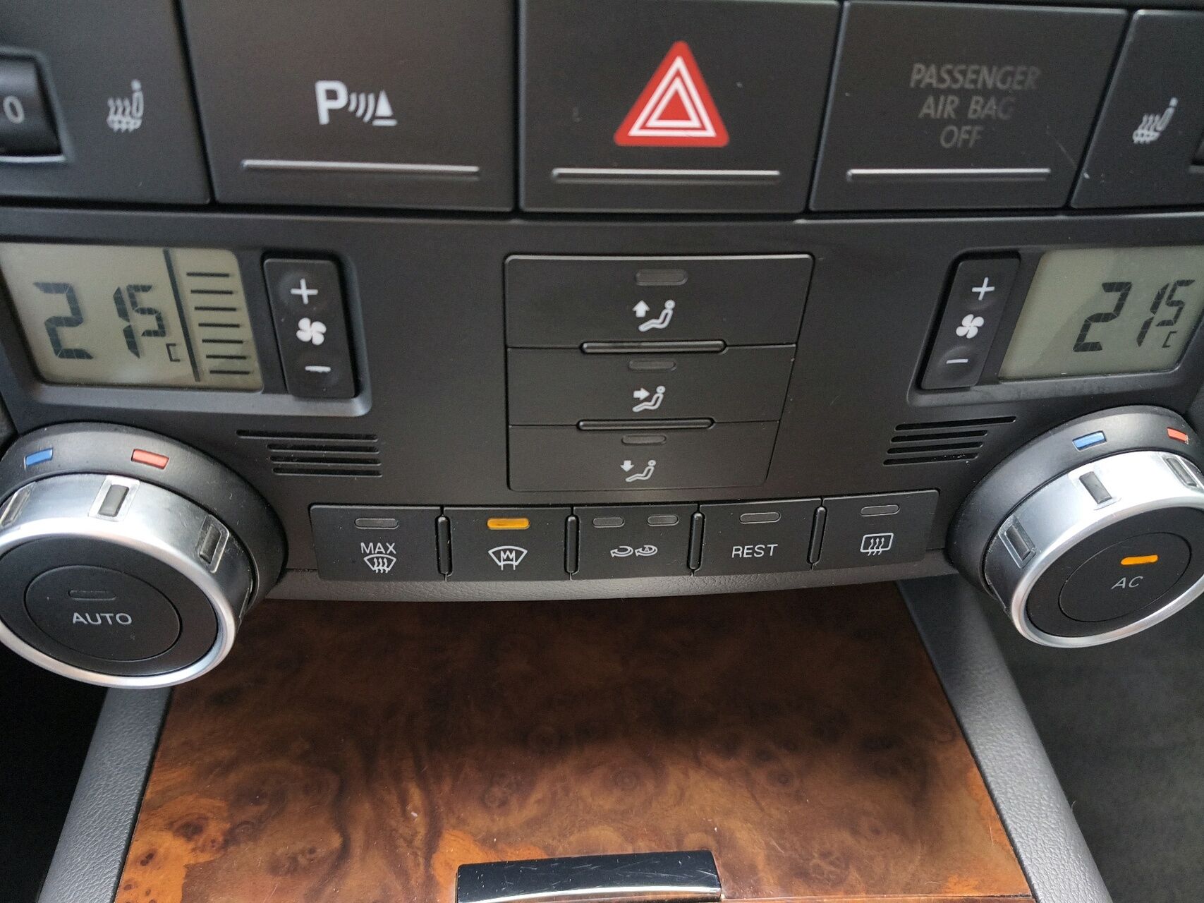 Billede af VW Touareg 3,0 TDI V6 DPF Basic Tiptr. 240HK 5d 6g Aut.