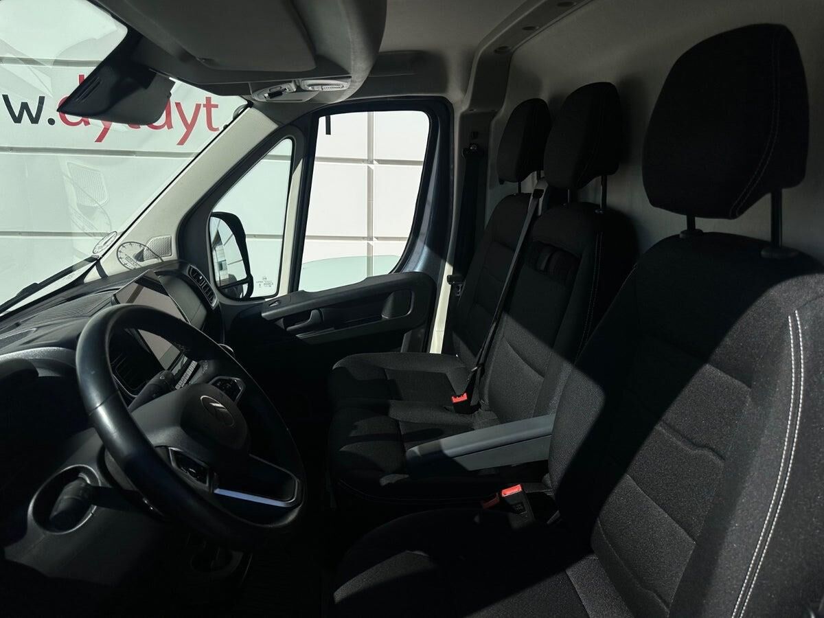 Billede af Citroën Jumper 35 L2H2 2,2 Blue HDi Masterline EAT8 180HK Van 8g Aut.