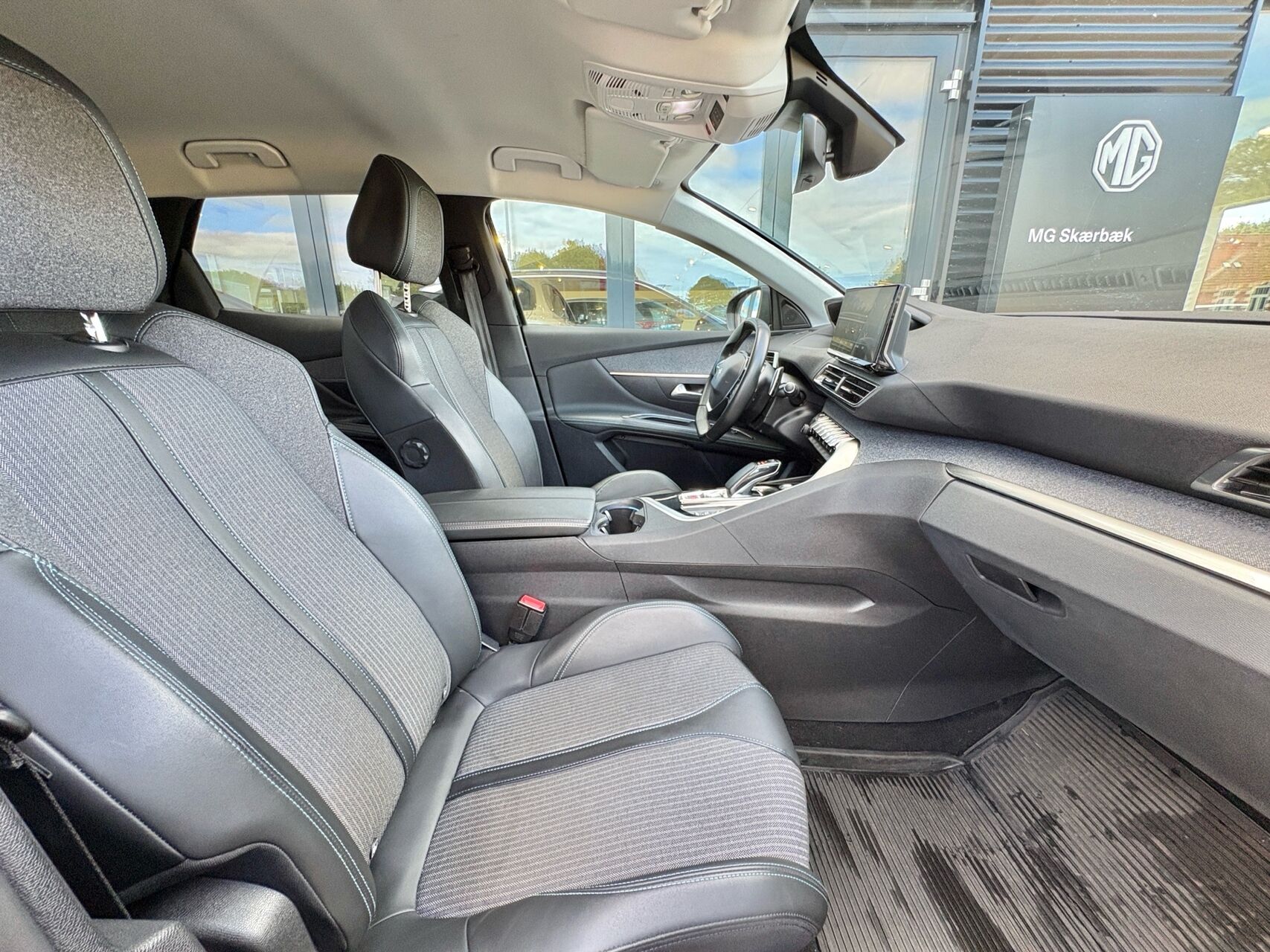 Billede af Peugeot 3008 1,6 PureTech  Plugin-hybrid First Selection EAT8 225HK 5d 8g Aut.