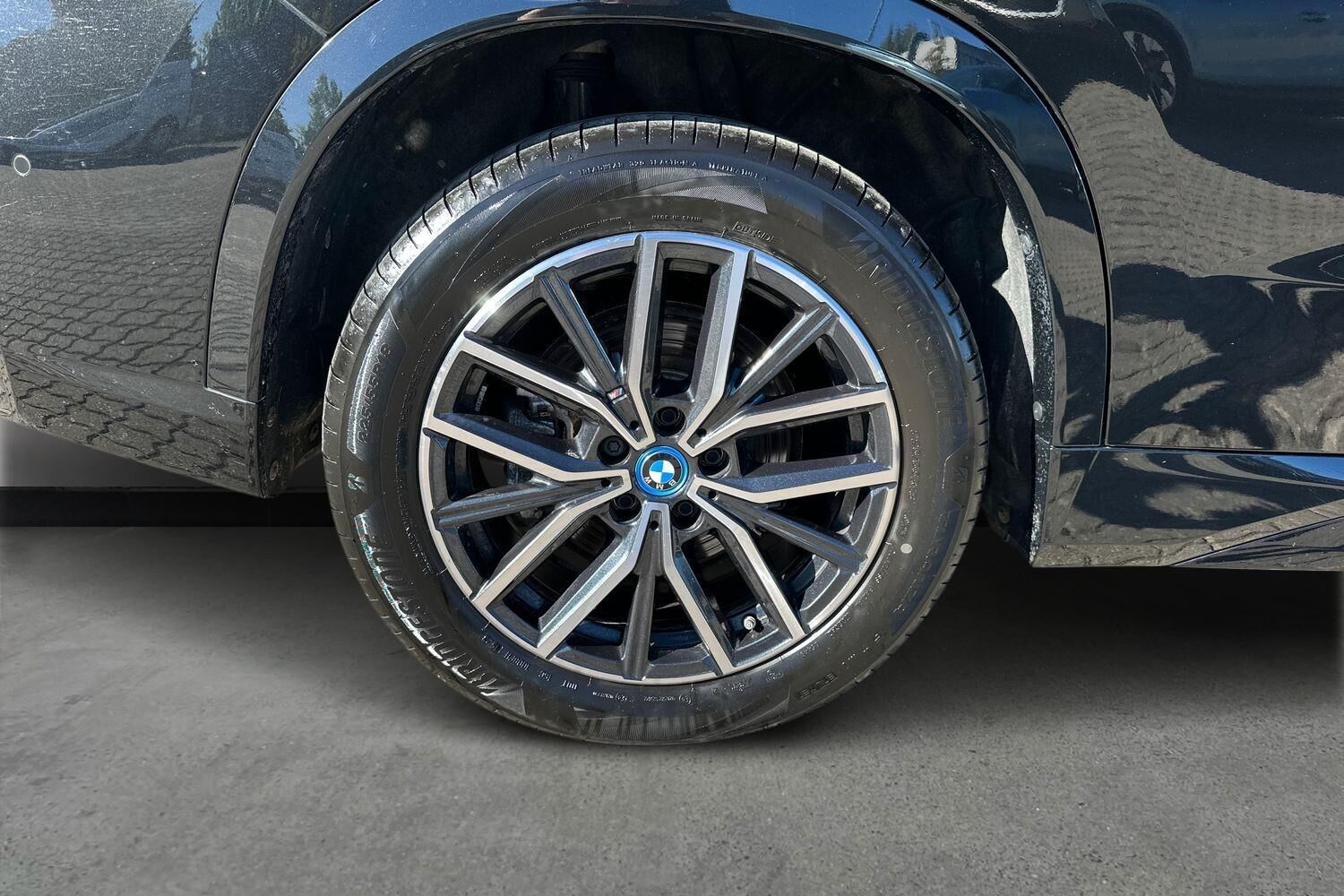 Billede af BMW iX1 xDrive30 EL M-Sport 4x4 313HK 5d Aut.