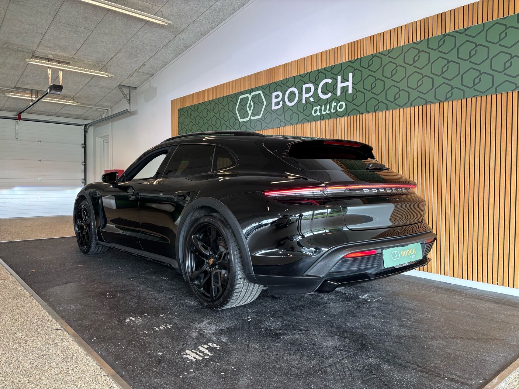 Billede af Porsche Taycan Sport Turismo EL 381HK Stc Aut.