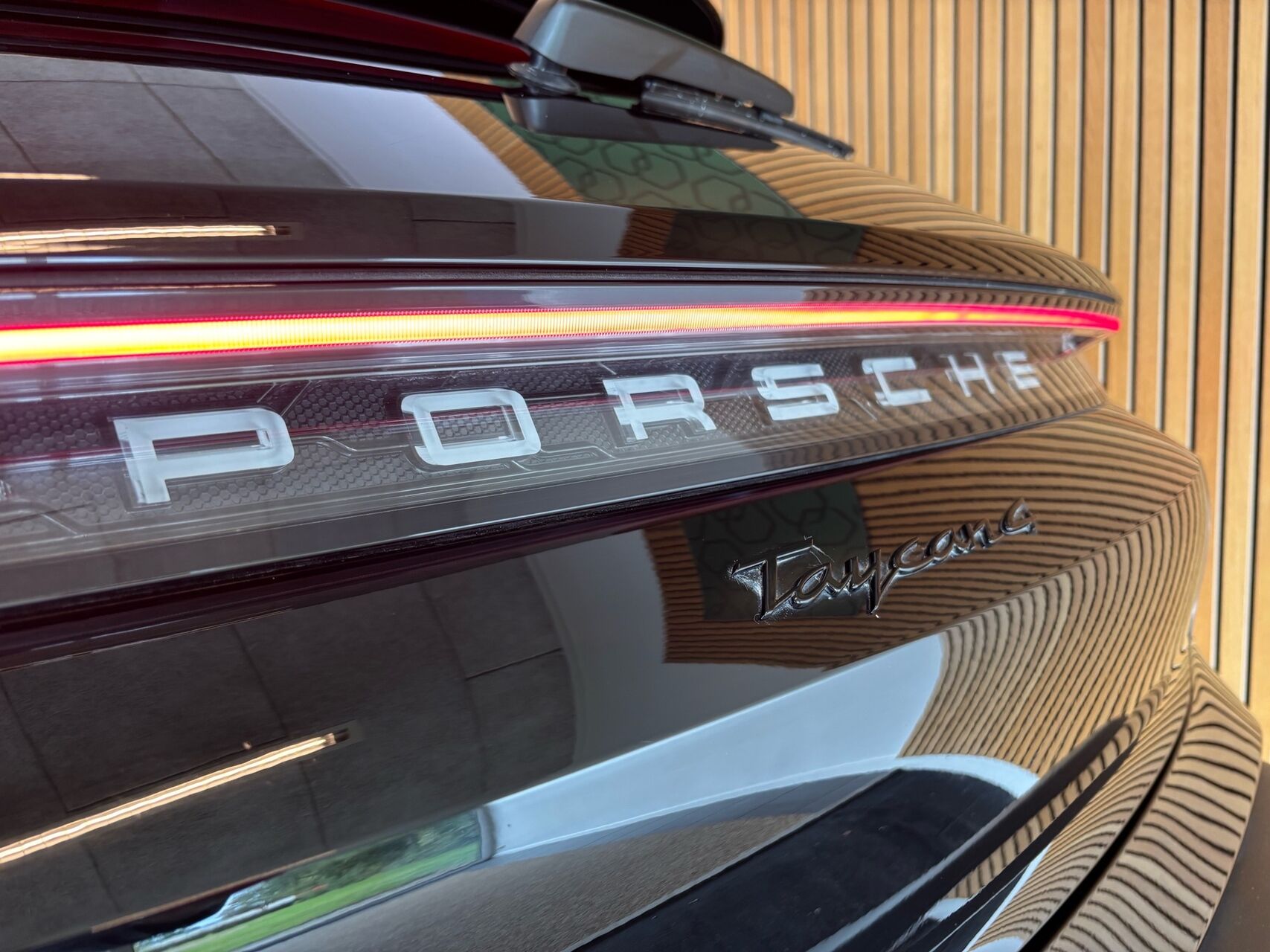Billede af Porsche Taycan Sport Turismo EL 381HK Stc Aut.