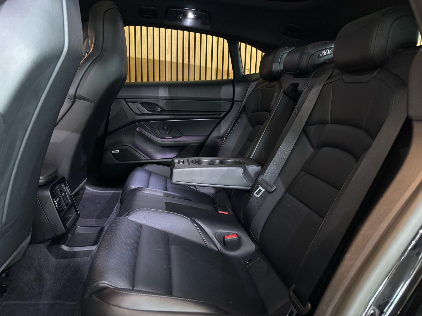 Billede af Porsche Taycan Sport Turismo EL 381HK Stc Aut.