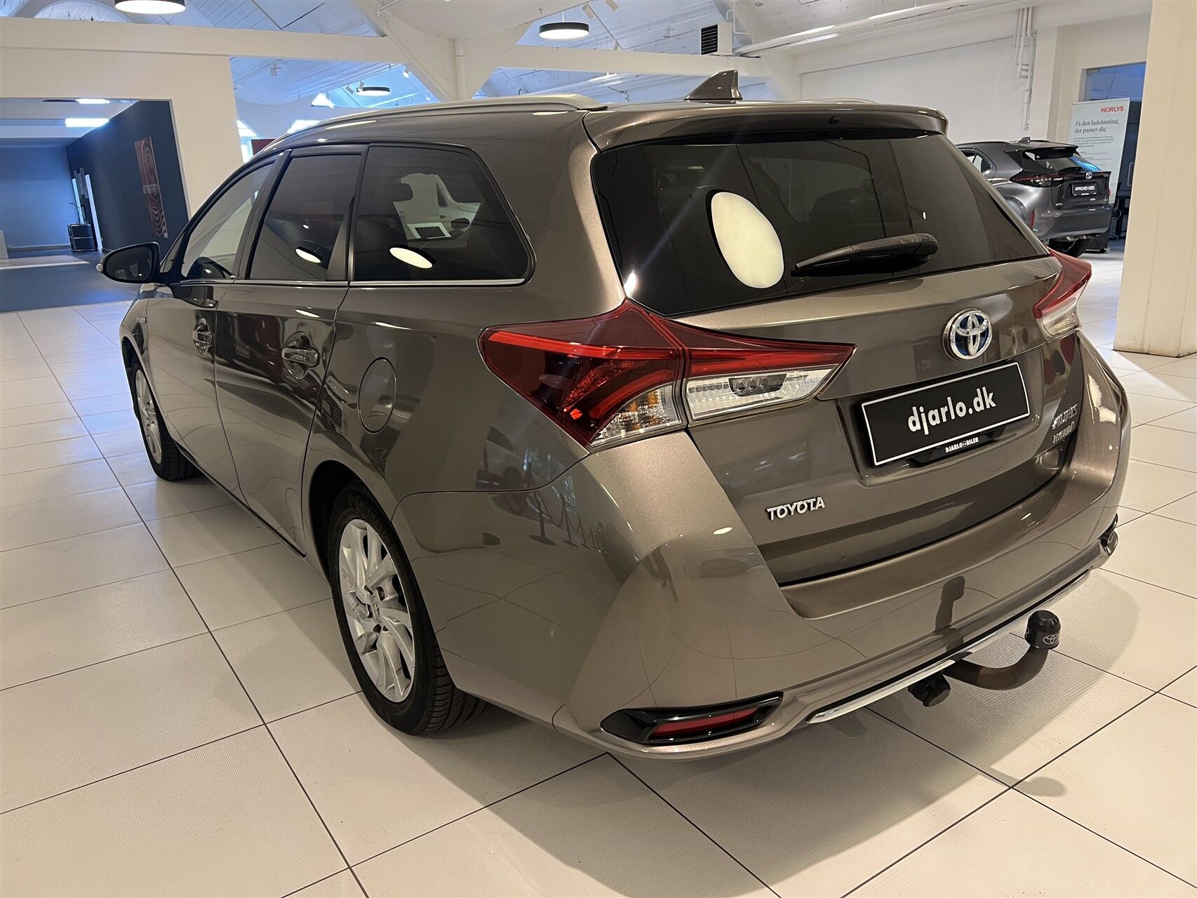 Billede af Toyota Auris Touring Sports 1,8 Hybrid H2 Comfort Safety Sense 136HK Stc Aut.