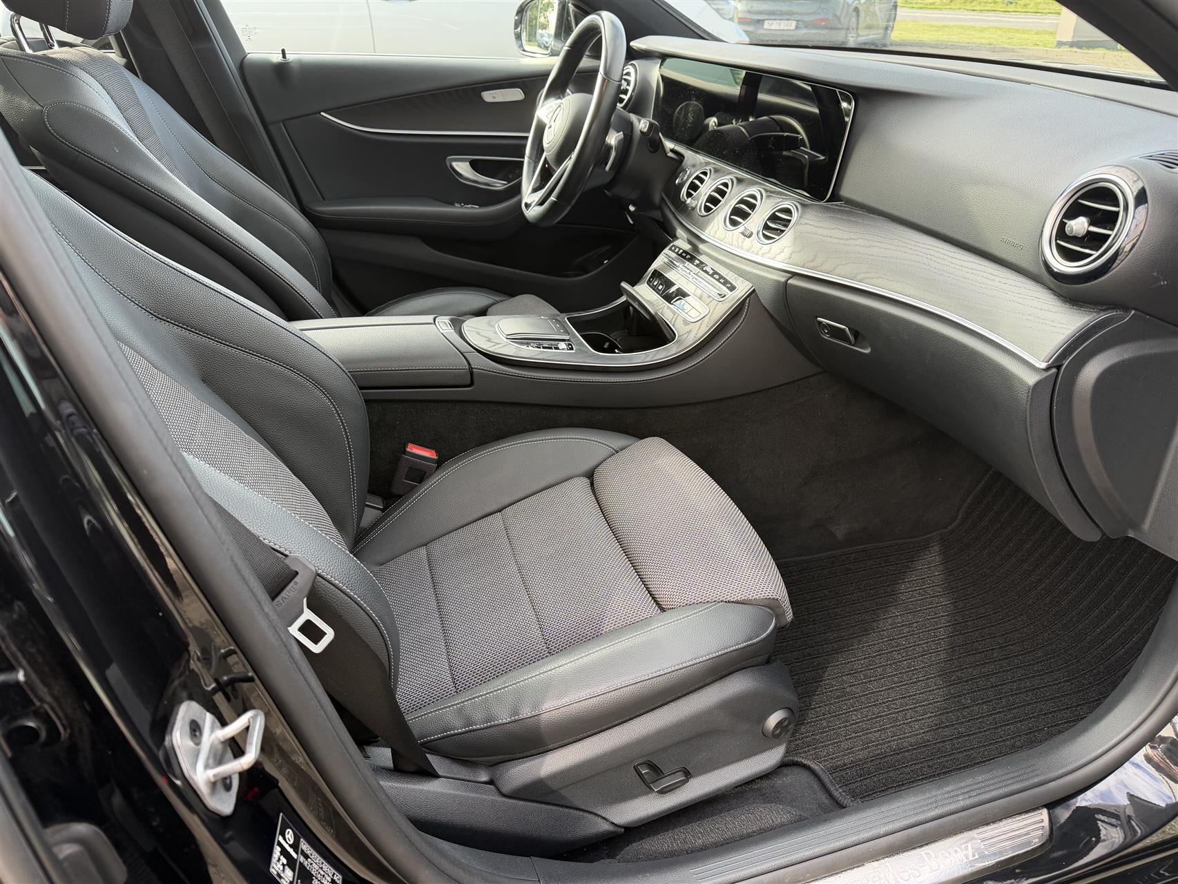 Billede af Mercedes-Benz E300 de T 2,0 Plugin-hybrid 9G-Tronic 306HK Stc Aut.