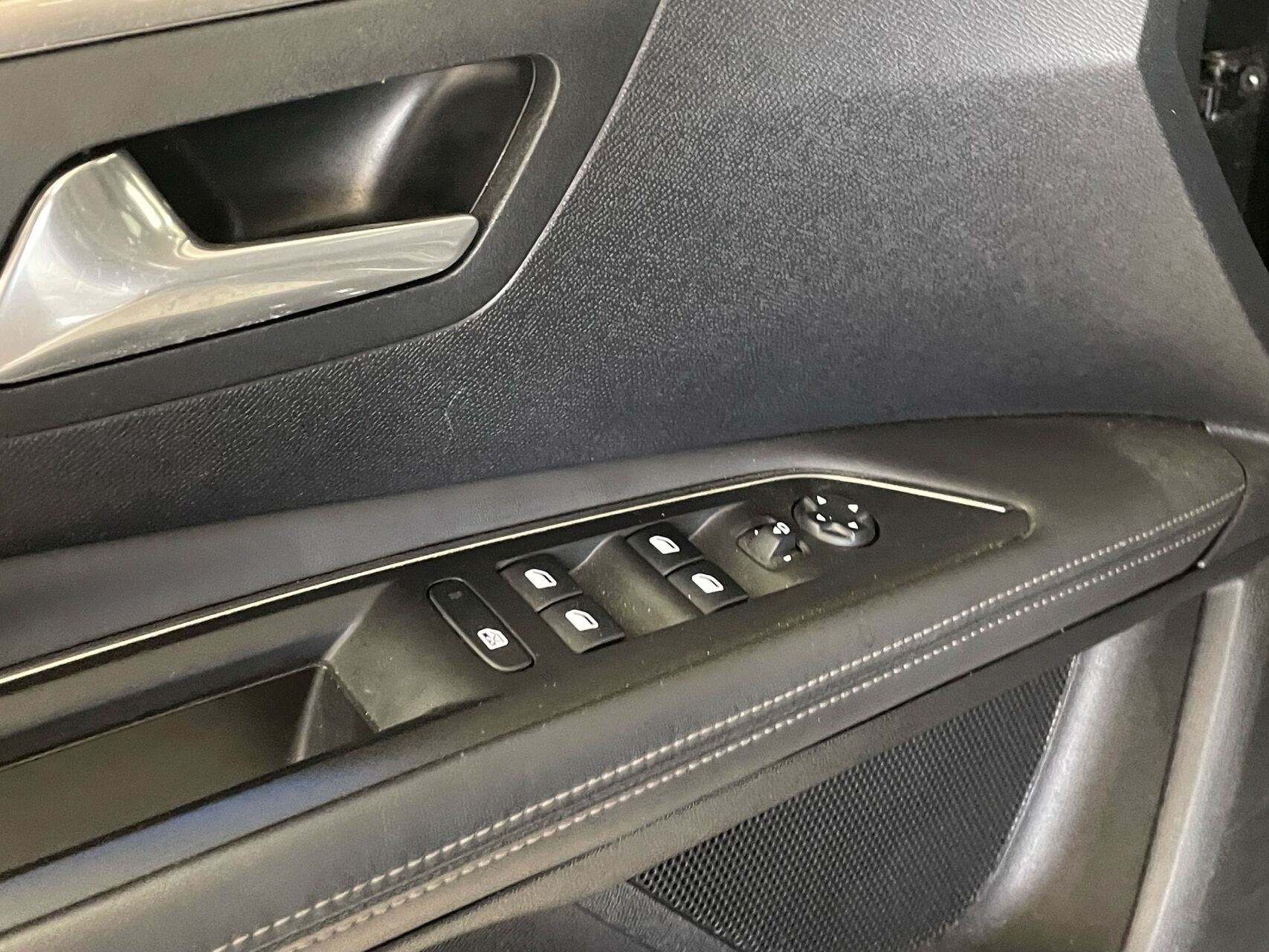 Billede af Peugeot 3008 1,2 e-THP Allure 130HK 5d 6g