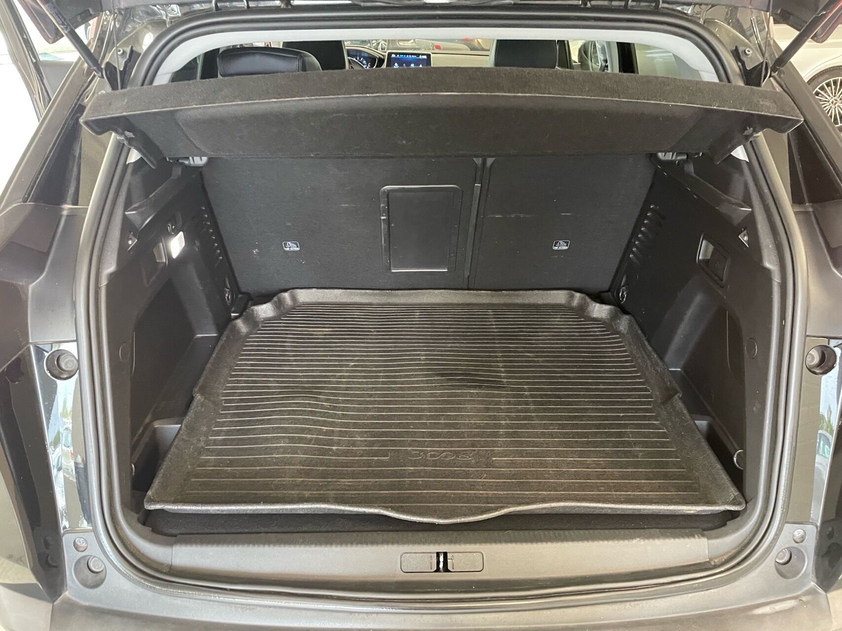 Billede af Peugeot 3008 1,2 e-THP Allure 130HK 5d 6g