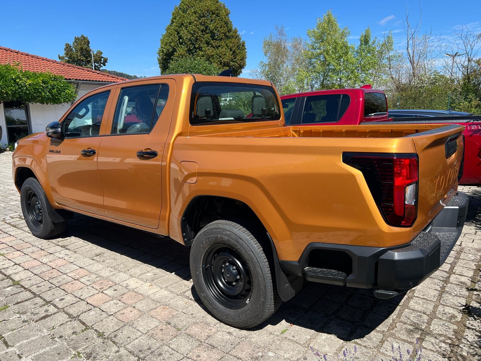 Billede af Toyota HiLux 2,8 D-4D  Mild hybrid Legend AWD 204HK DobKab Aut.