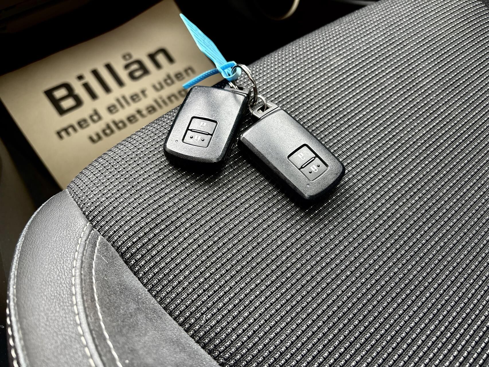 Billede af Toyota Yaris 1,5 Hybrid H3 Smartpakke E-CVT 100HK 5d Trinl. Gear