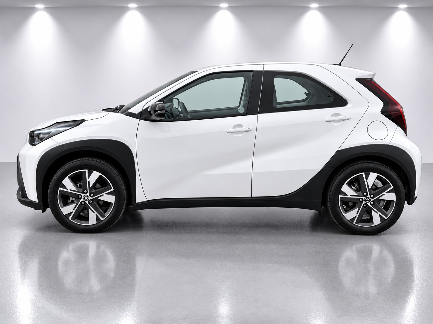 Billede af Toyota Aygo X 1,5 Hybrid Play CVT 116HK 5d Aut.