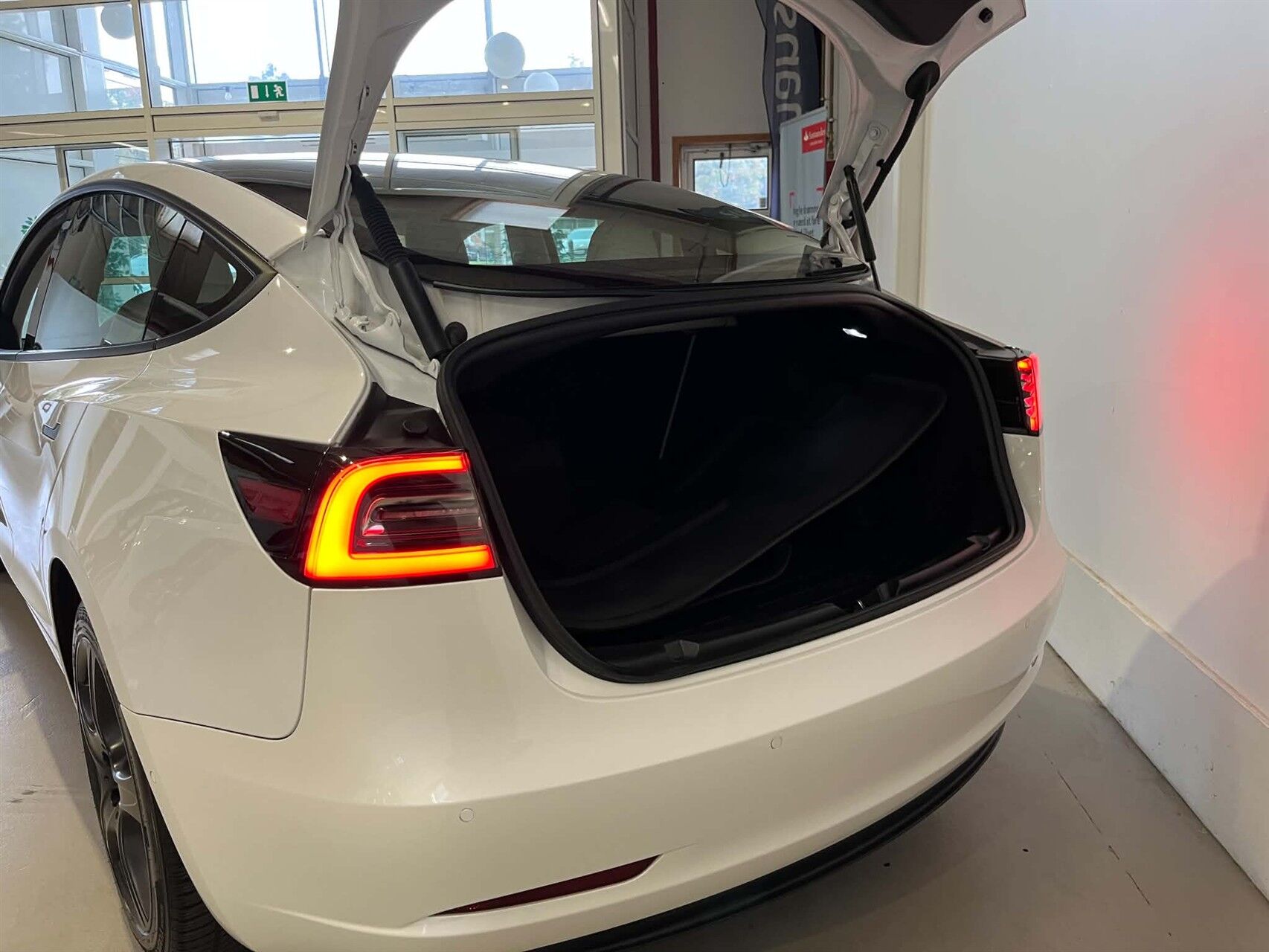 Billede af Tesla Model 3 EL Standard Range Plus 283HK Aut. 