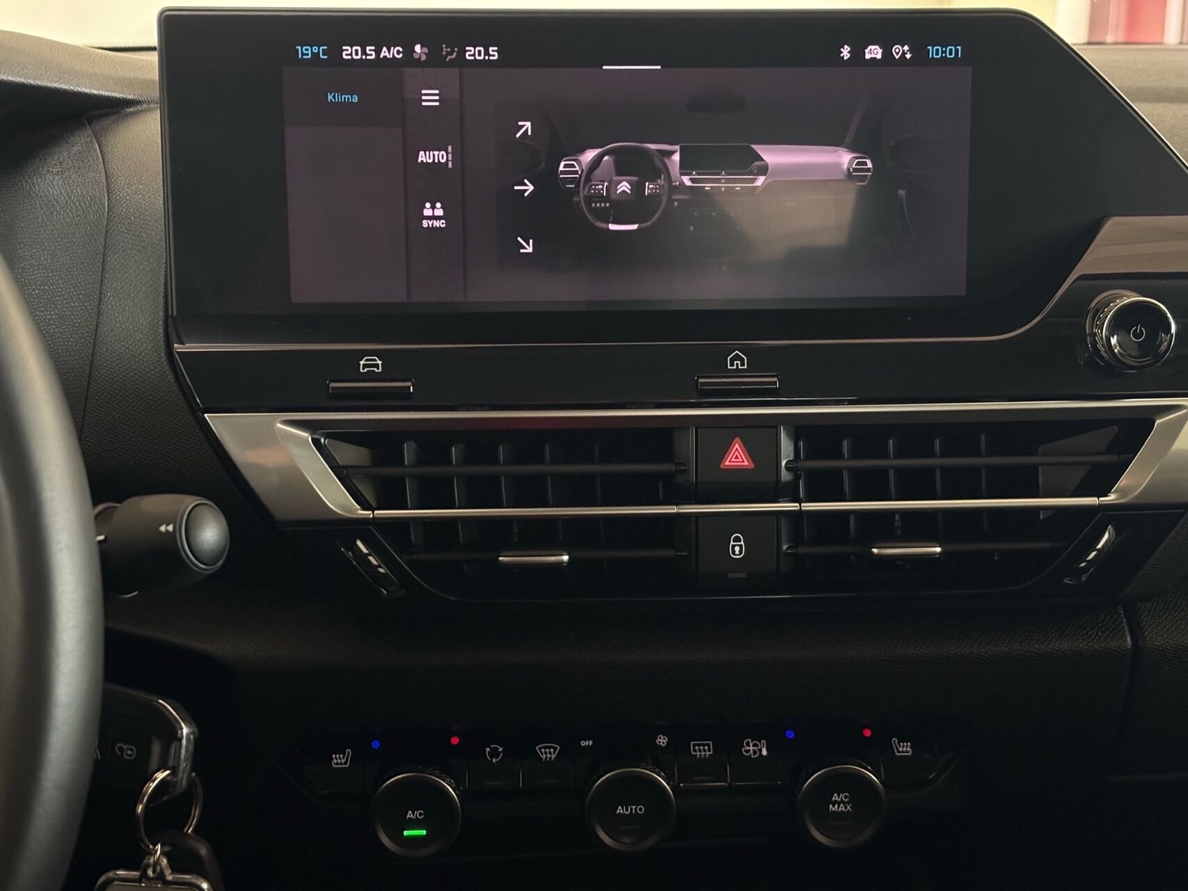 Billede af Citroën C4 X 1,2 PureTech Chevron Sport EAT8 130HK 5d 8g Aut.