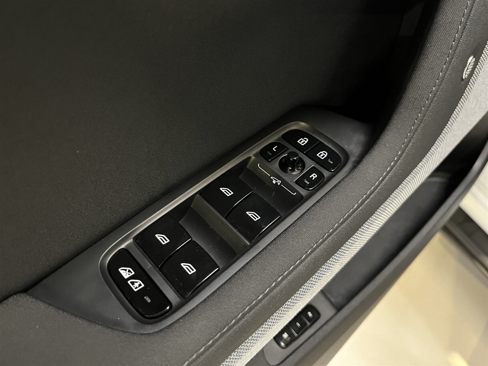 Billede af Polestar 2 EL Long Range Single motor Plus 231HK 5d Aut.
