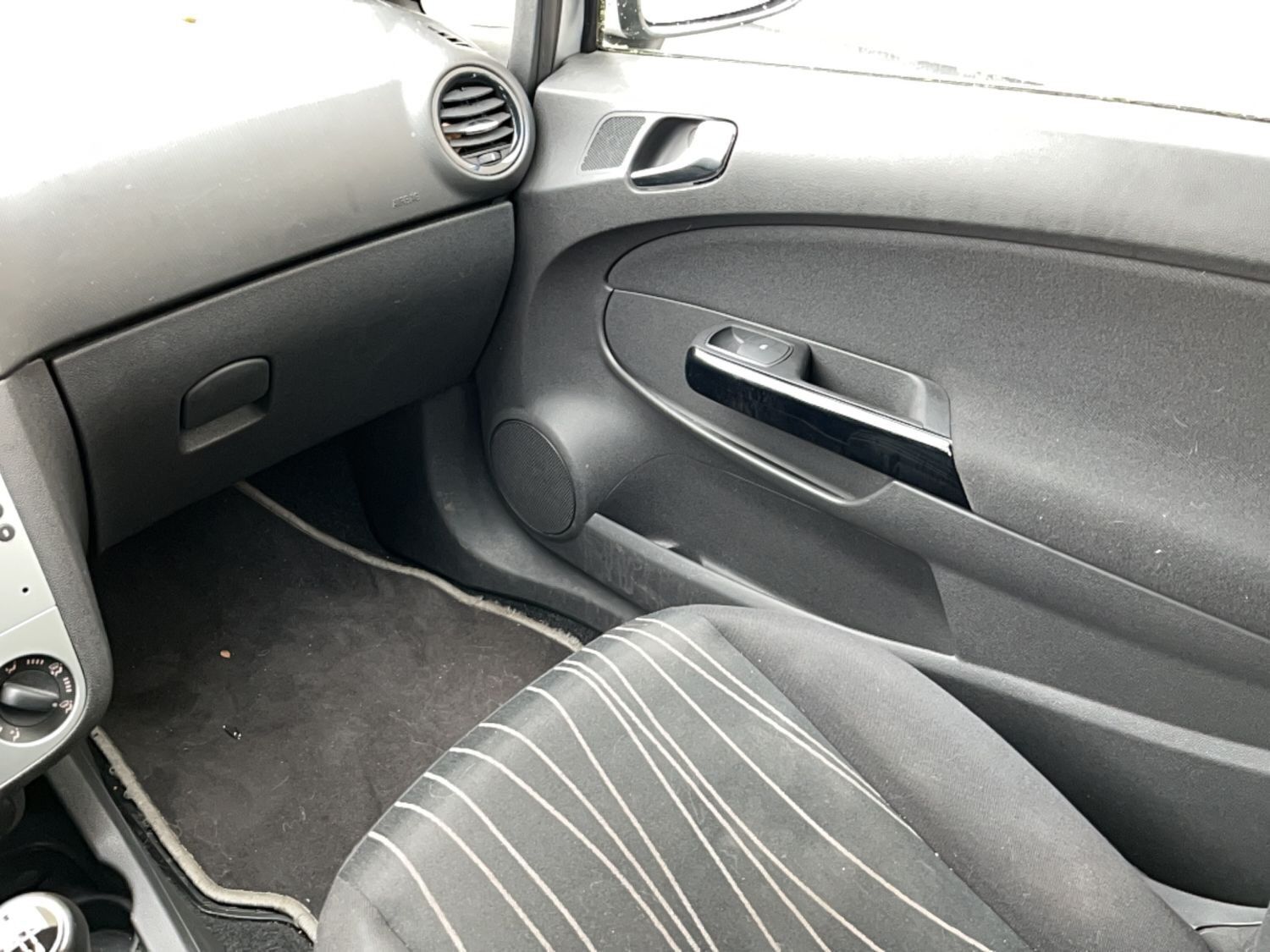 Billede af Opel Corsa 1,2 Twinport Cosmo 80HK 3d
