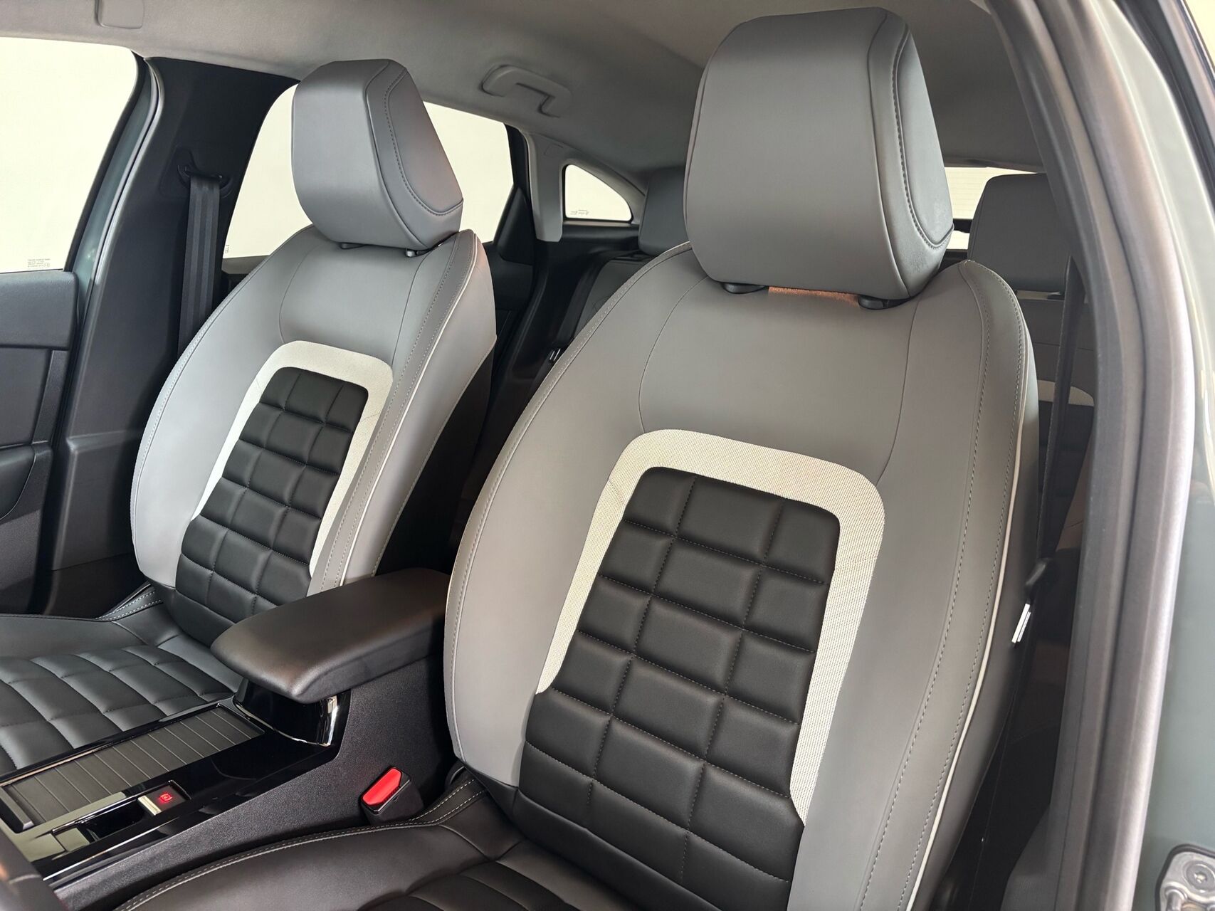 Billede af Citroën e-C4 EL Max 156HK 5d Aut.