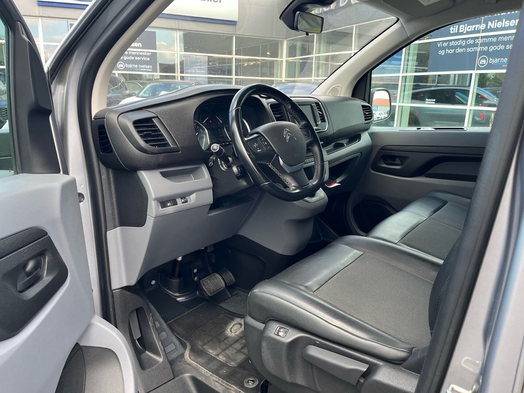 Billede af Citroën Jumpy L3 2,0 Blue HDi Masterline EAT8 180HK Van 8g Aut.