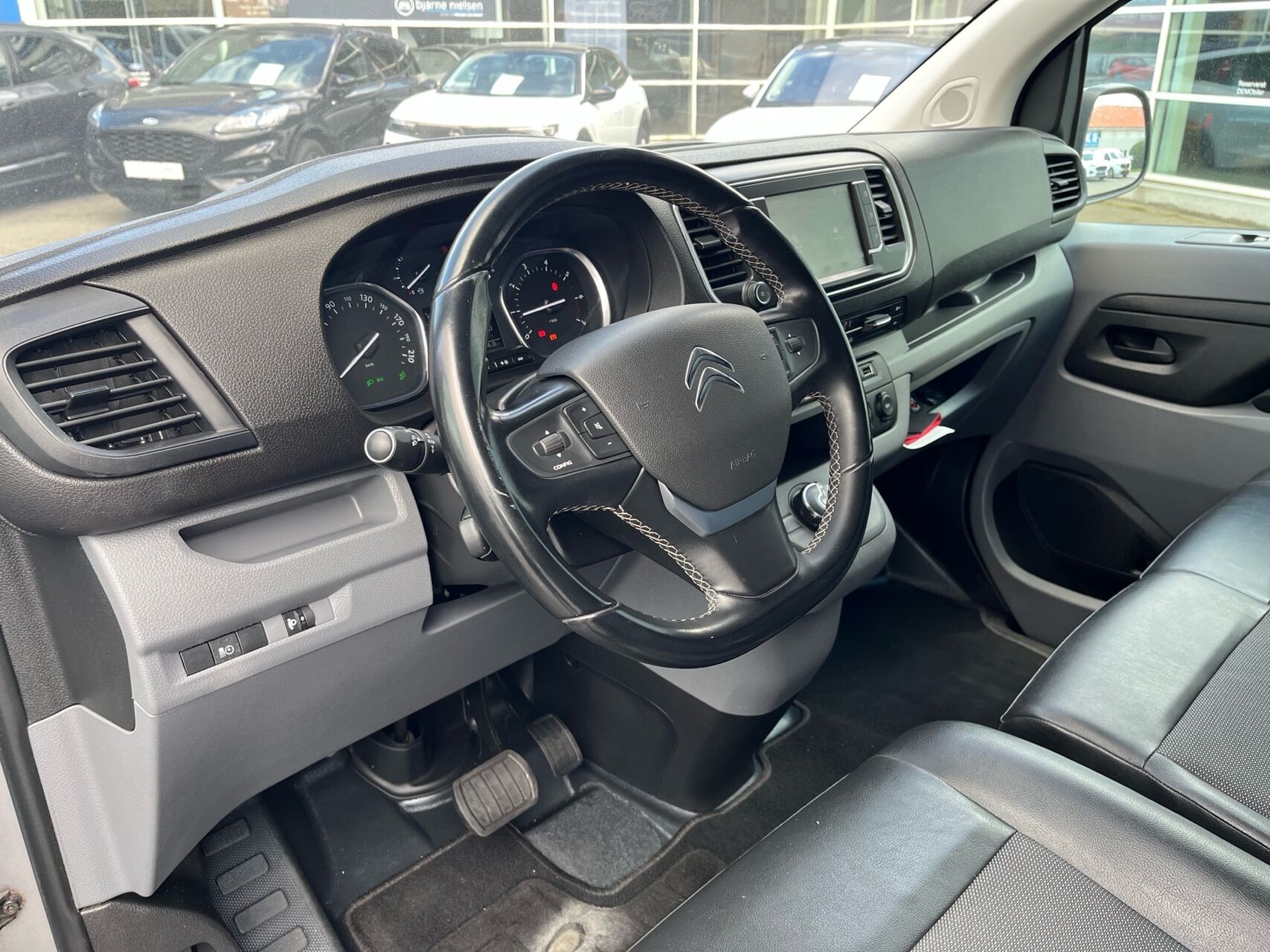 Billede af Citroën Jumpy L3 2,0 Blue HDi Masterline EAT8 180HK Van 8g Aut.