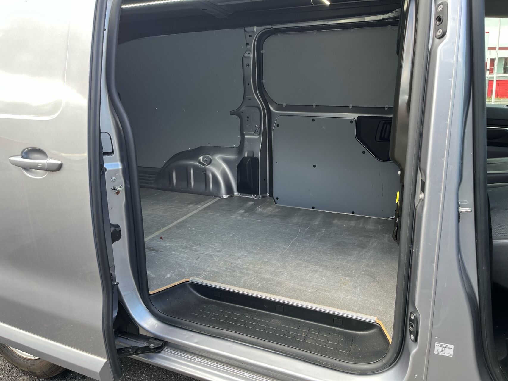 Billede af Citroën Jumpy L3 2,0 Blue HDi Masterline EAT8 180HK Van 8g Aut.