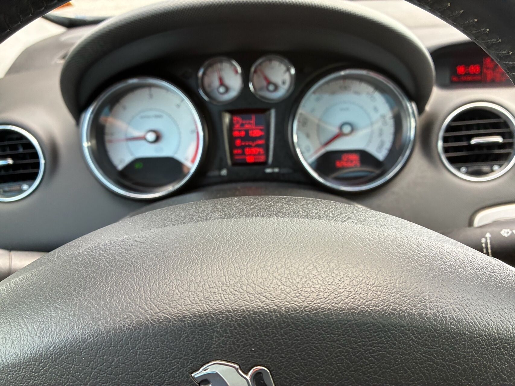Billede af Peugeot 308 SW 1,6 e-HDi Sportium 112HK Stc 6g