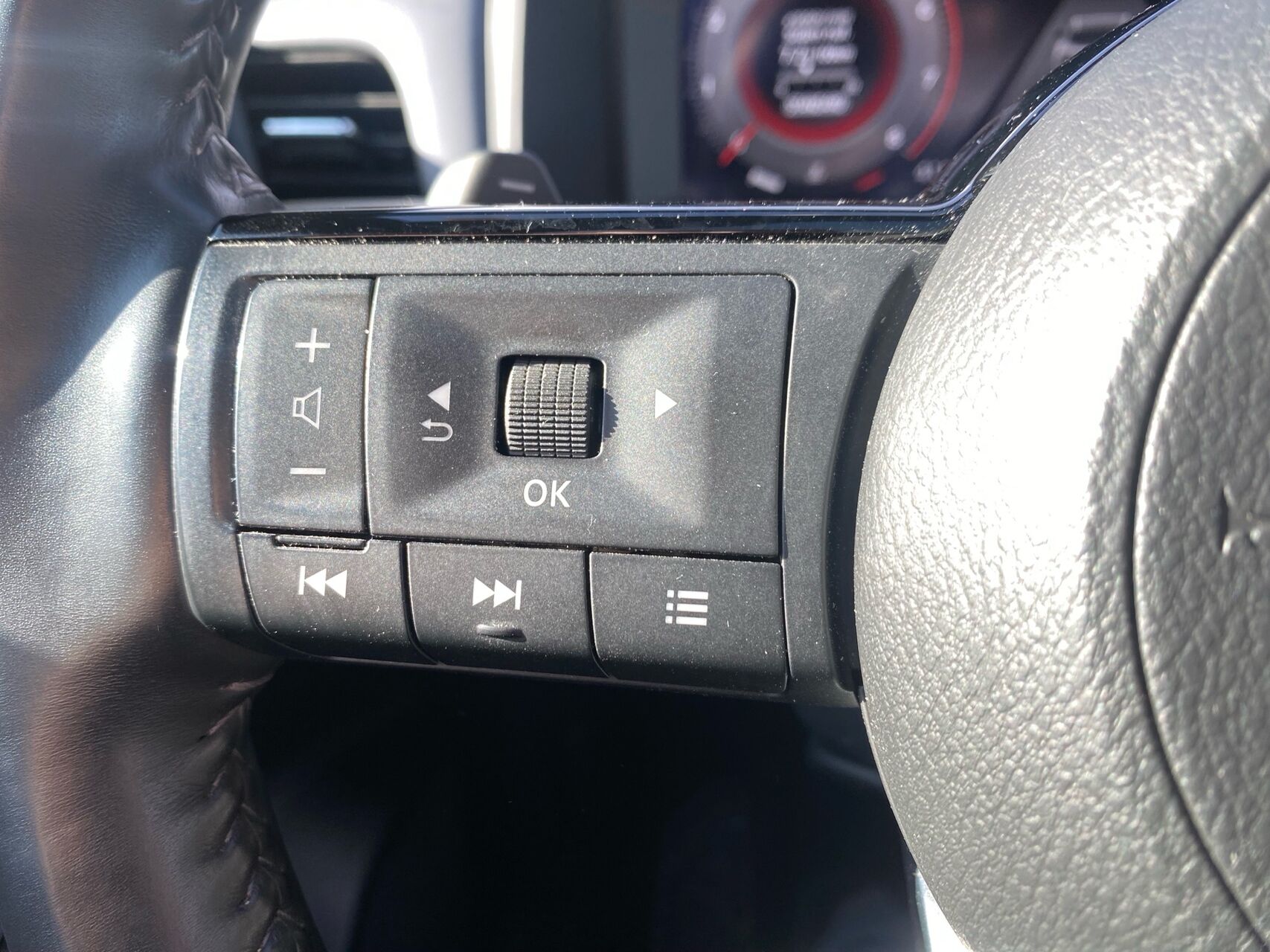 Billede af Nissan Qashqai 1,3 MHEV  Mild hybrid Tekna+ X-Tronic 158HK 5d 7g Aut.