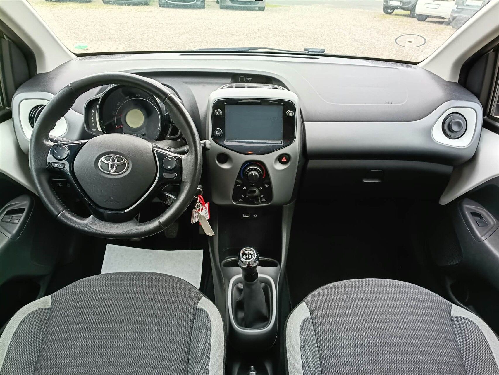 Billede af Toyota Aygo 1,0 VVT-I X-plore DAB+ 72HK 5d