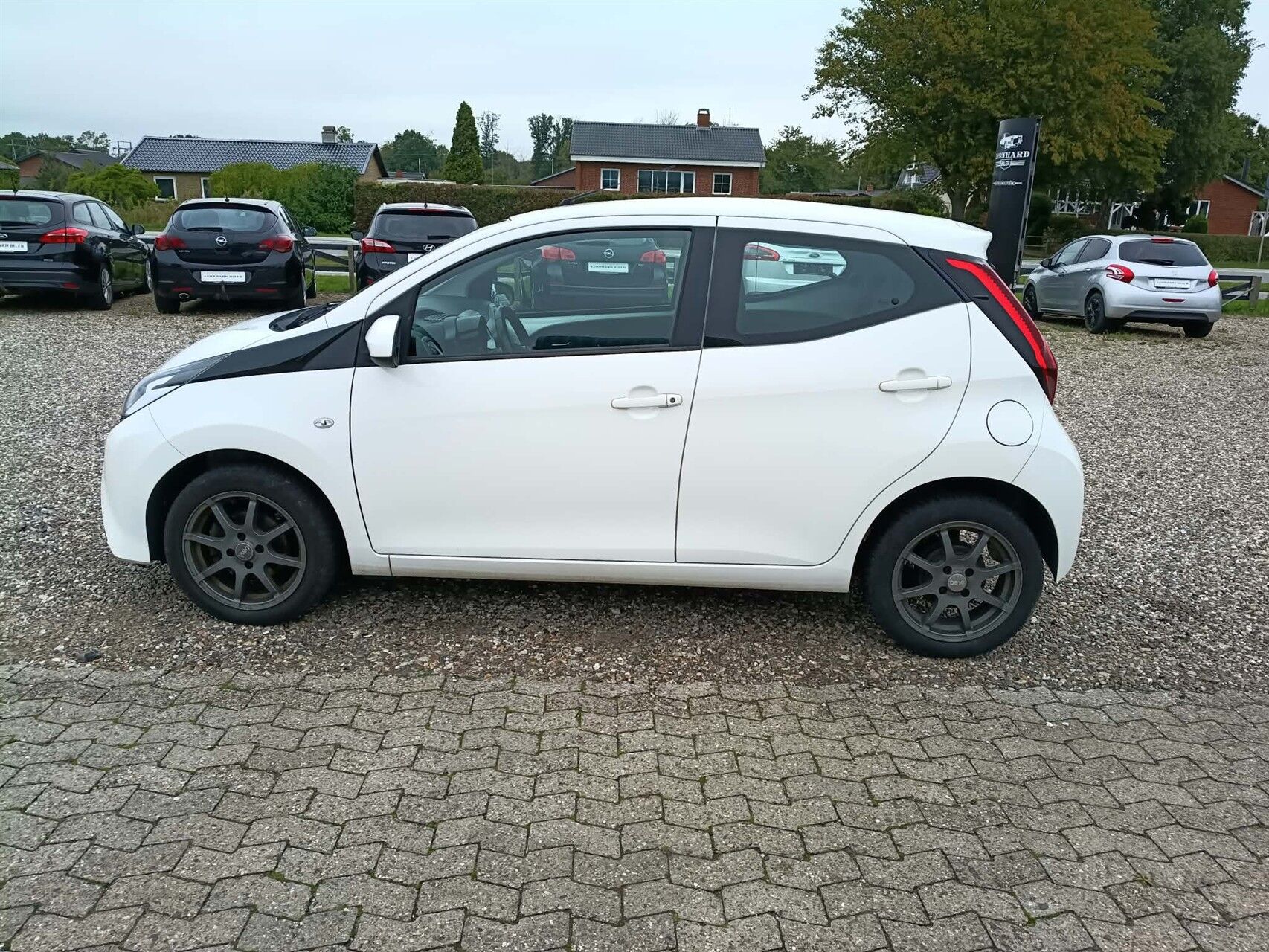 Billede af Toyota Aygo 1,0 VVT-I X-plore DAB+ 72HK 5d