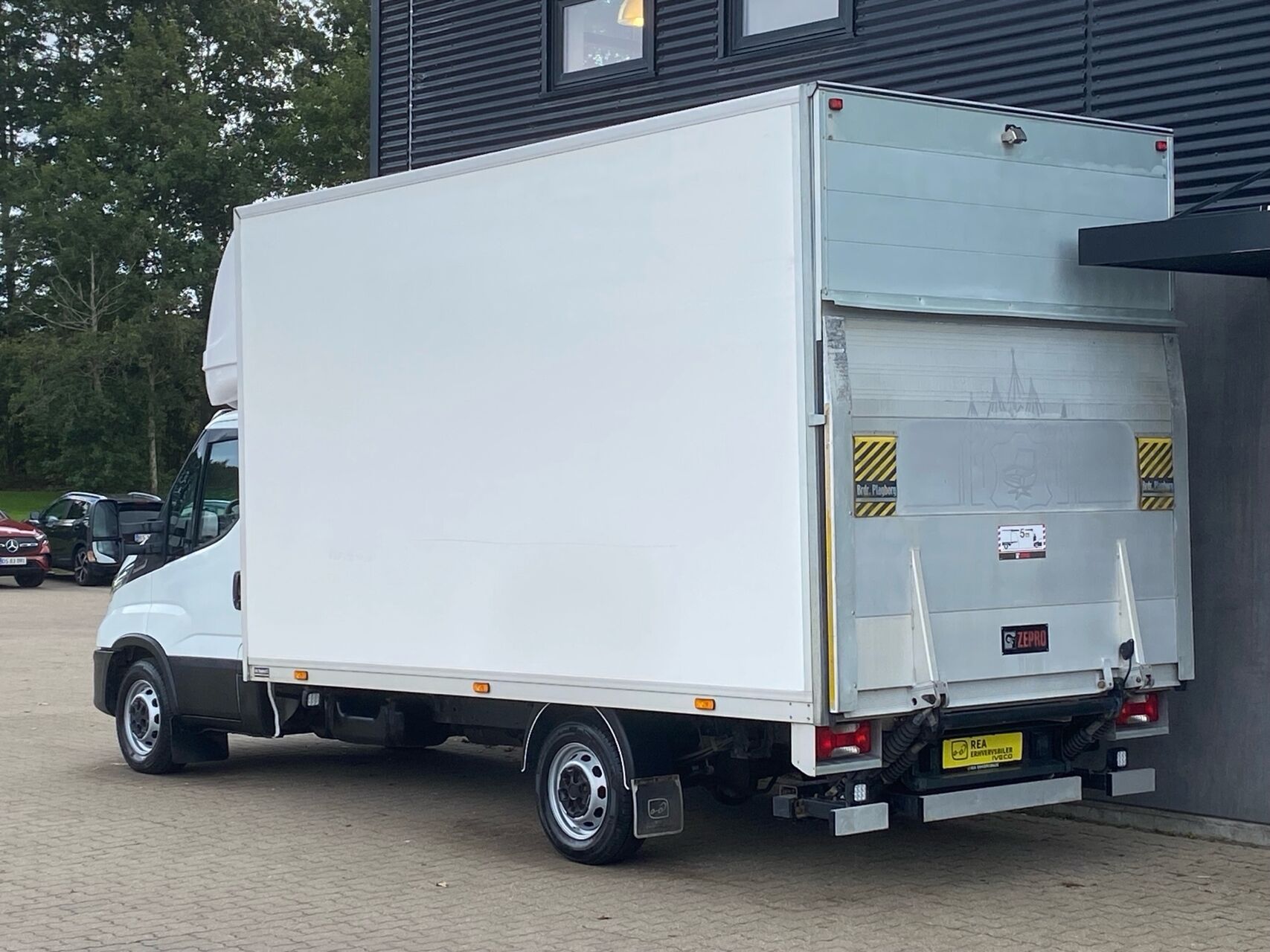 Billede af Iveco Daily 35S21 4100mm 3,0 D Forza+ 210HK Ladv./Chas. 8g Aut.