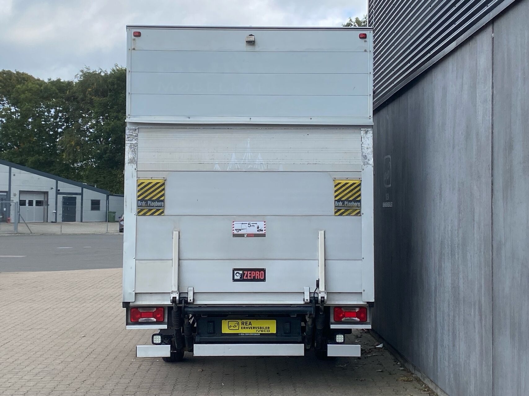Billede af Iveco Daily 35S21 4100mm 3,0 D Forza+ 210HK Ladv./Chas. 8g Aut.