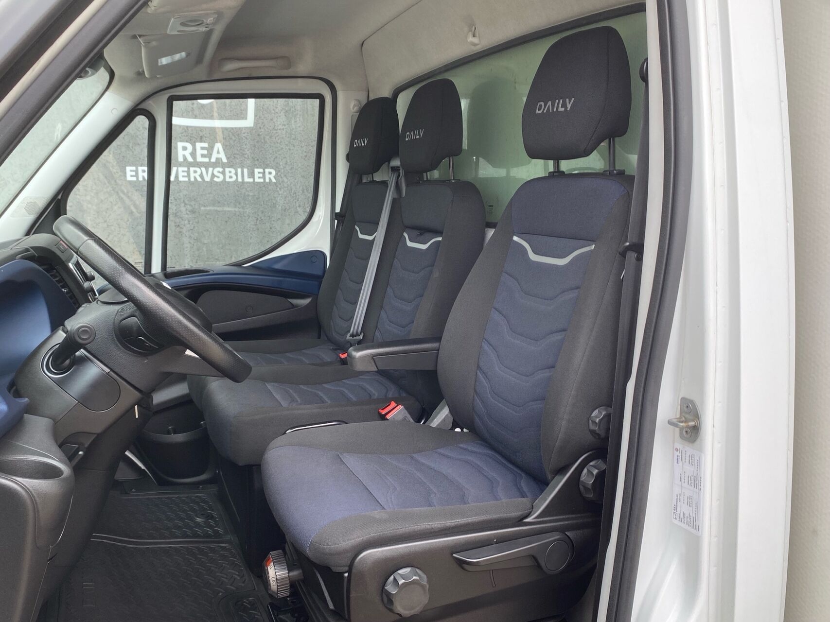 Billede af Iveco Daily 35S21 4100mm 3,0 D Forza+ 210HK Ladv./Chas. 8g Aut.
