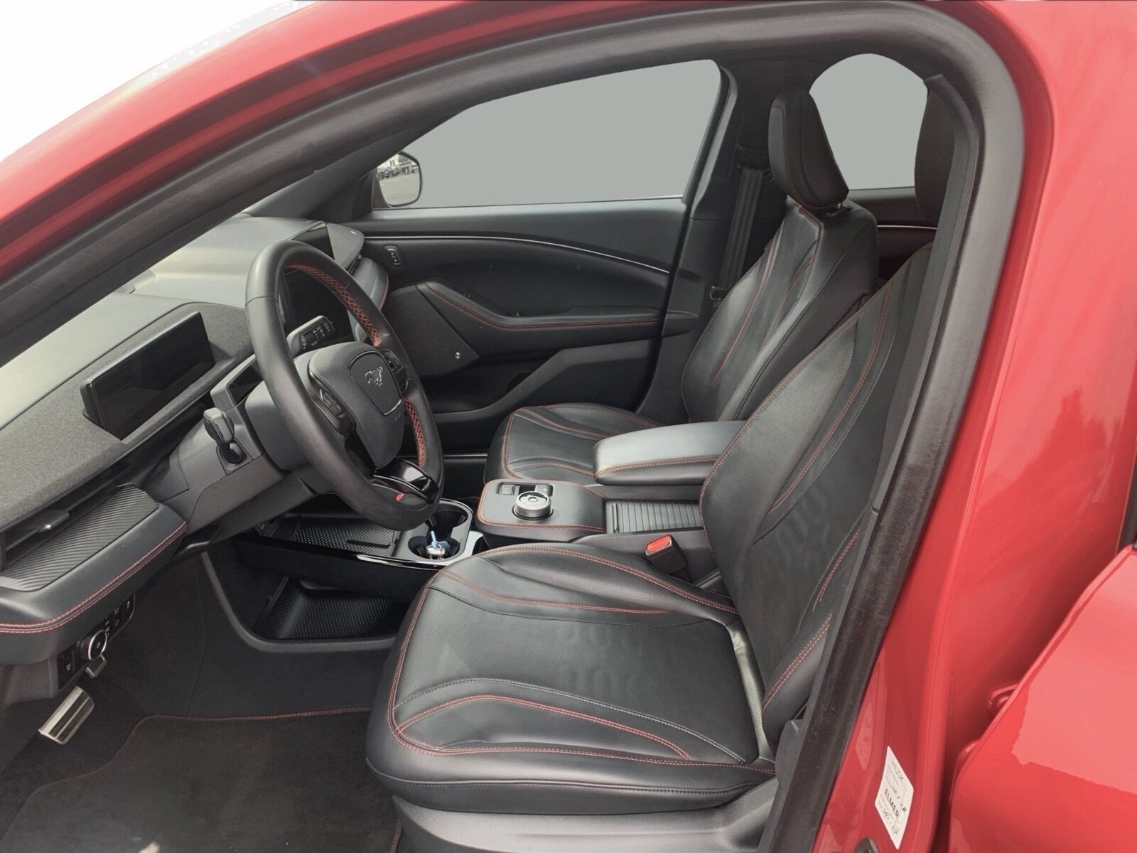 Billede af Ford Mustang Mach-E EL UR Premium AWD 351HK 5d Aut.