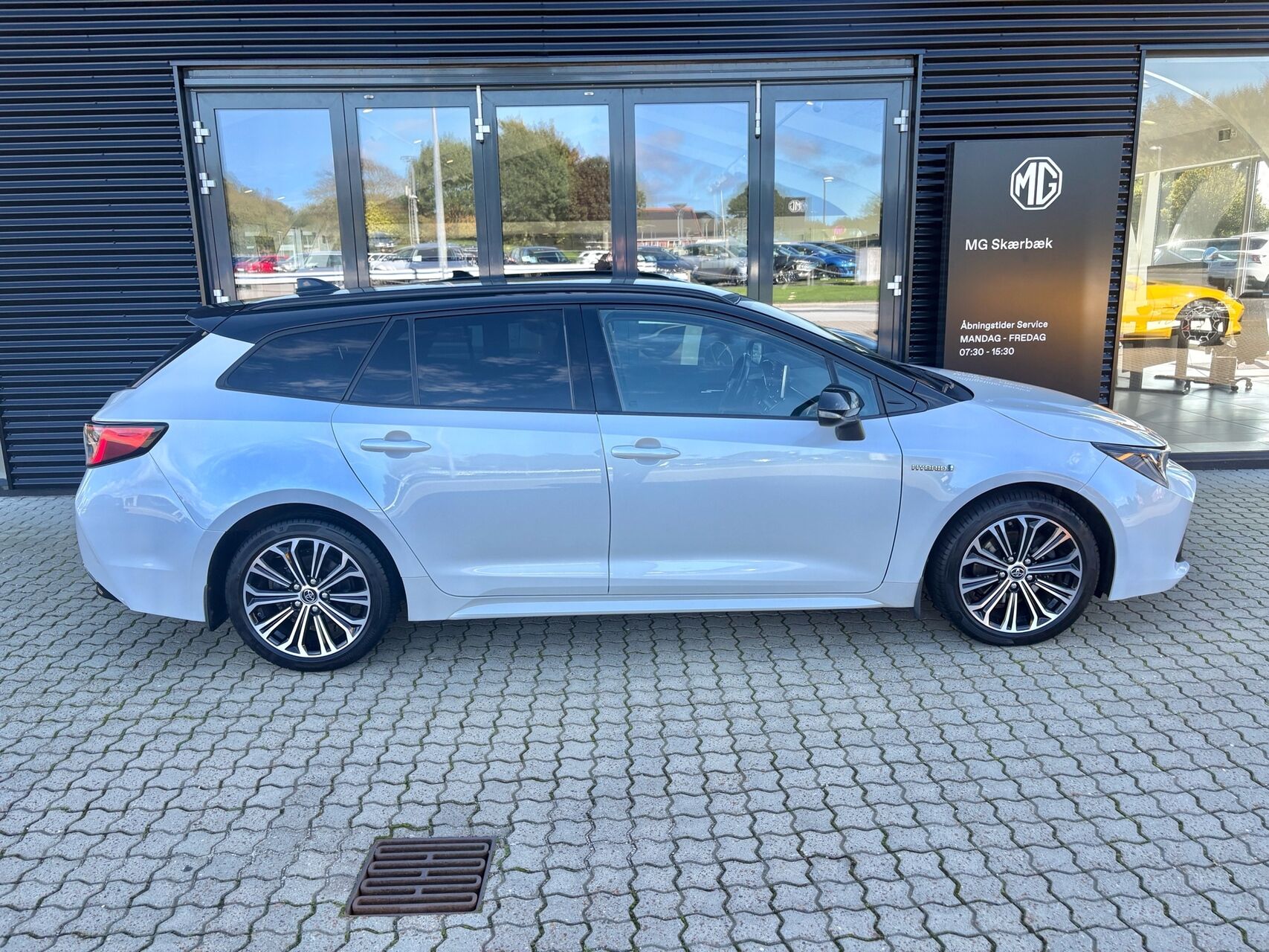 Billede af Toyota Corolla Touring Sports 2,0 Hybrid H3 Premium E-CVT 180HK Stc 6g Aut.