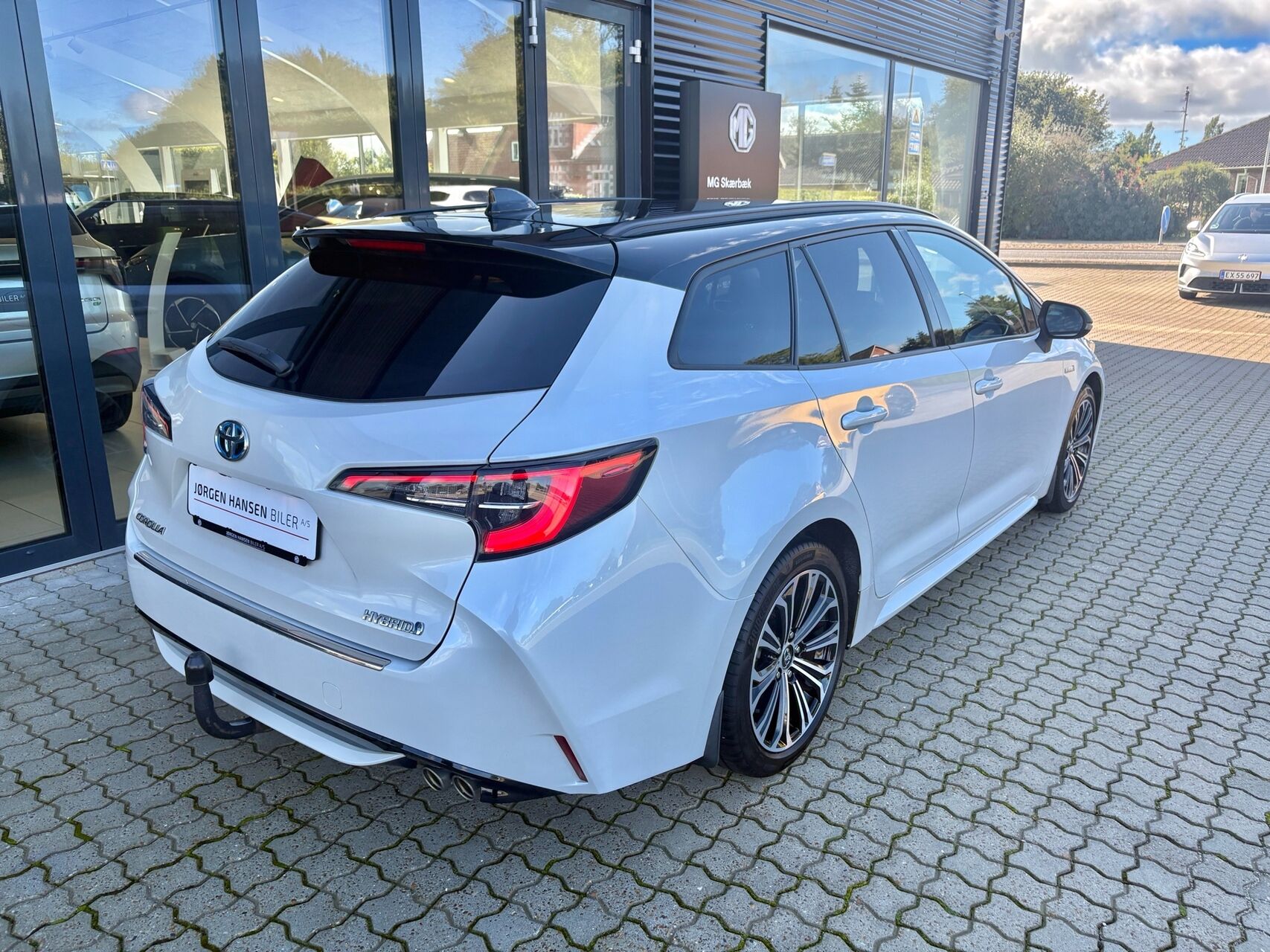 Billede af Toyota Corolla Touring Sports 2,0 Hybrid H3 Premium E-CVT 180HK Stc 6g Aut.