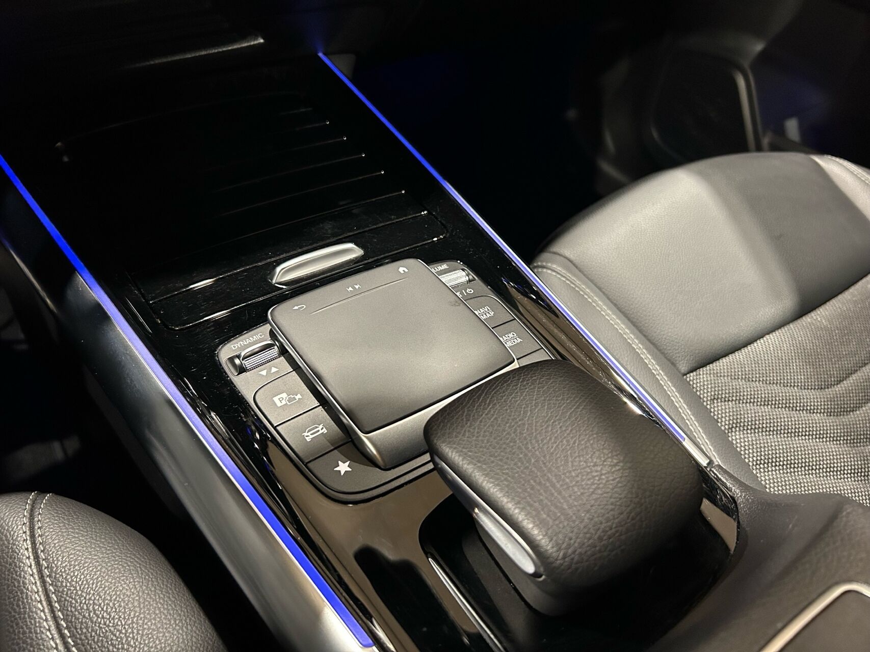 Billede af Mercedes-Benz EQA 300 EL Progressive 4Matic 228HK 5d Aut.
