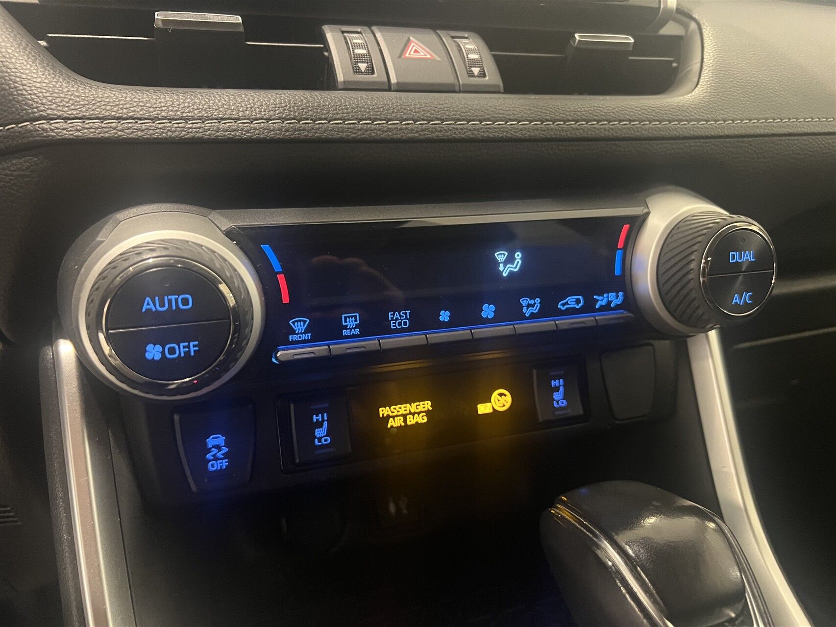 Billede af Toyota RAV4 2,5 Hybrid H3 Business 218HK 5d 6g Aut.