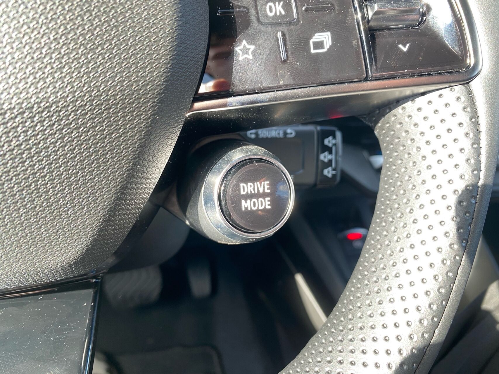 Billede af Nissan Micra EL Evolve 52kWh 150HK 5d Aut.