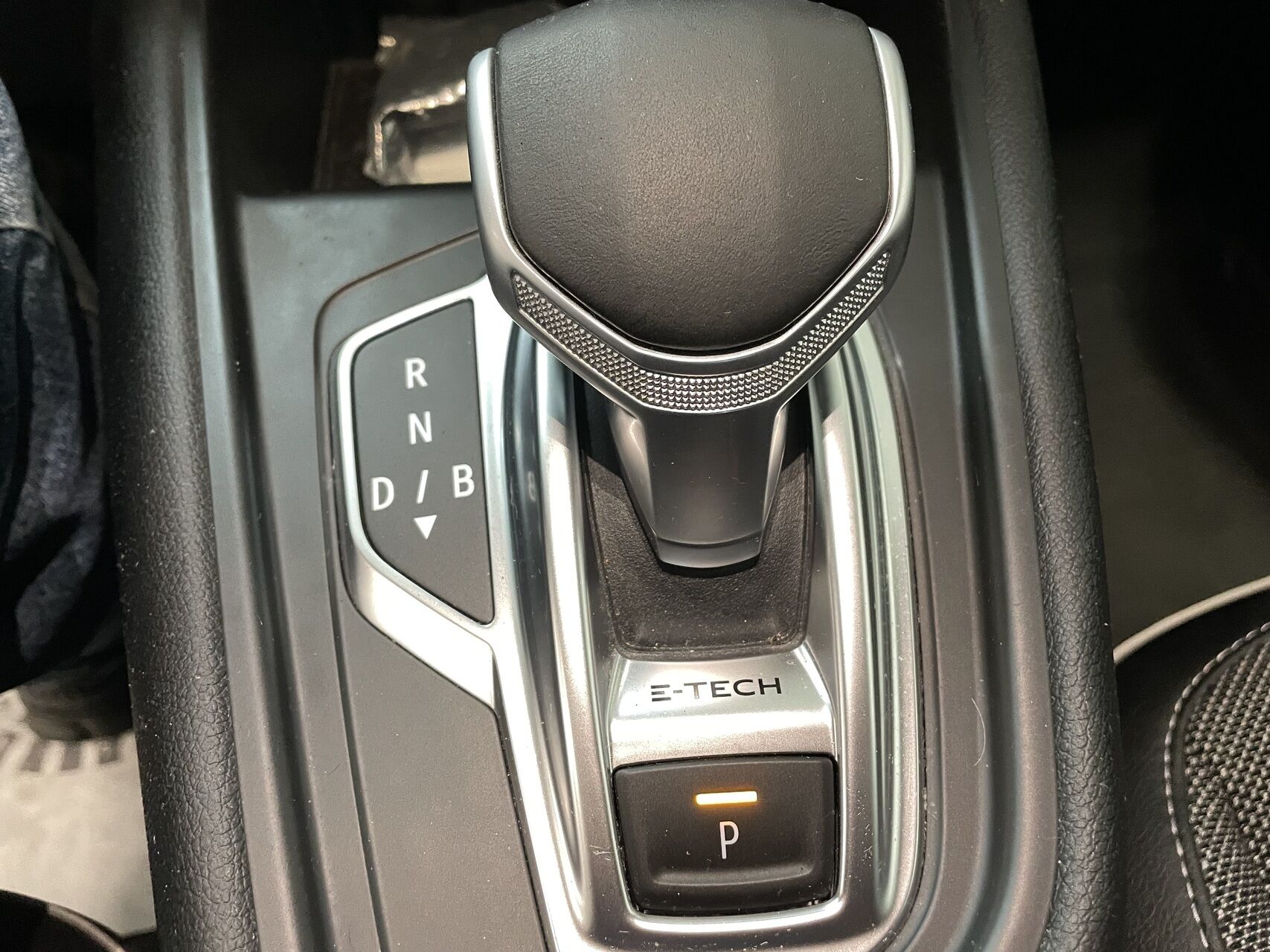 Billede af Renault Captur 1,6 E-TECH  Plugin-hybrid Intens 160HK 5d Aut.