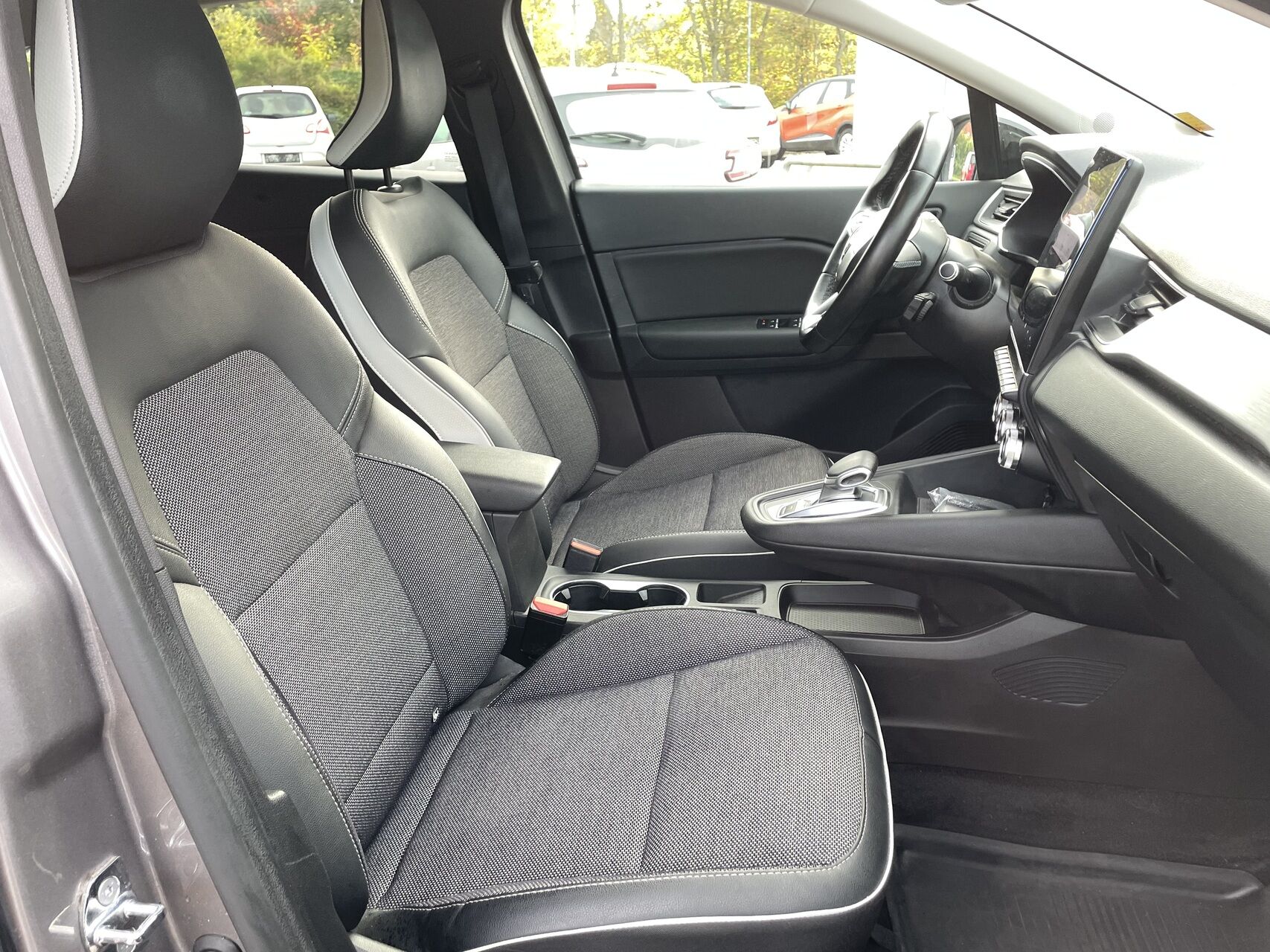 Billede af Renault Captur 1,6 E-TECH  Plugin-hybrid Intens 160HK 5d Aut.