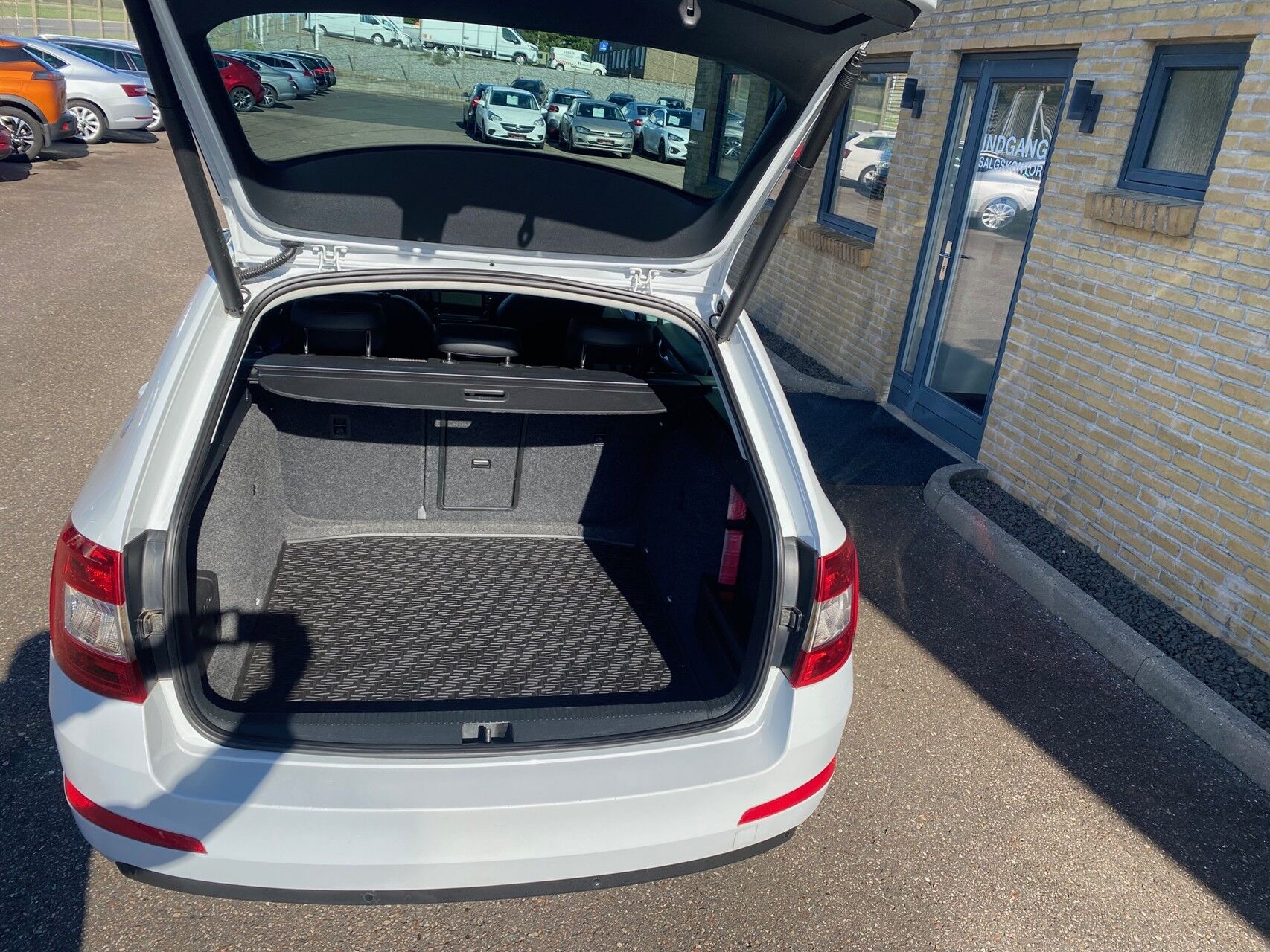 Billede af Skoda Octavia Combi 2,0 TDI Common Rail DPF Elegance DSG 150HK Stc 6g Aut.
