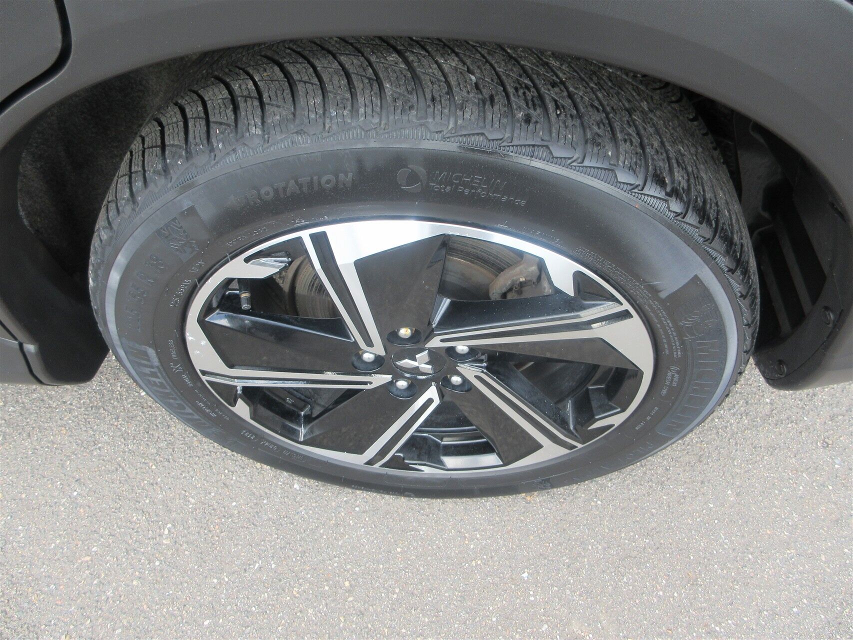 Billede af Mitsubishi Eclipse Cross 2,4 Plugin-hybrid Sport Tech 4WD 188HK 5d Trinl. Gear