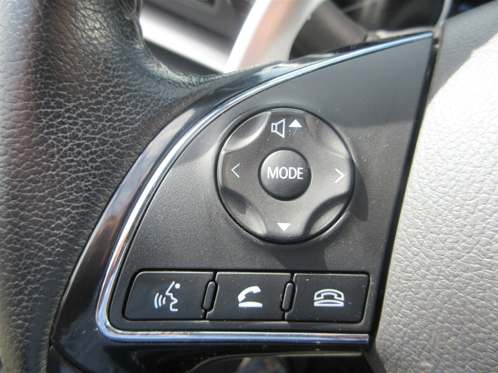 Billede af Mitsubishi Eclipse Cross 2,4 Plugin-hybrid Sport Tech 4WD 188HK 5d Trinl. Gear