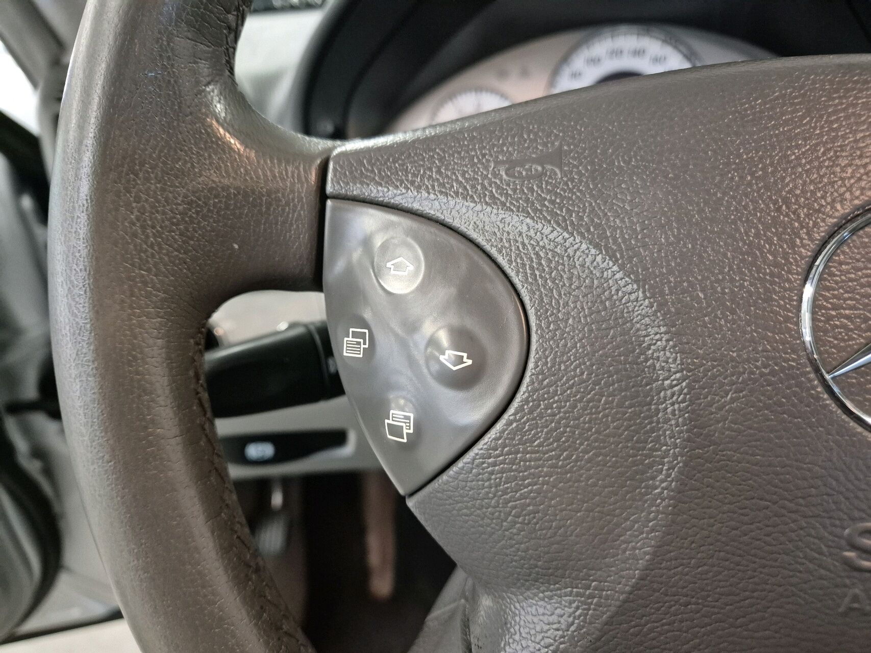Billede af Mercedes-Benz E320 3,2 224HK Aut.