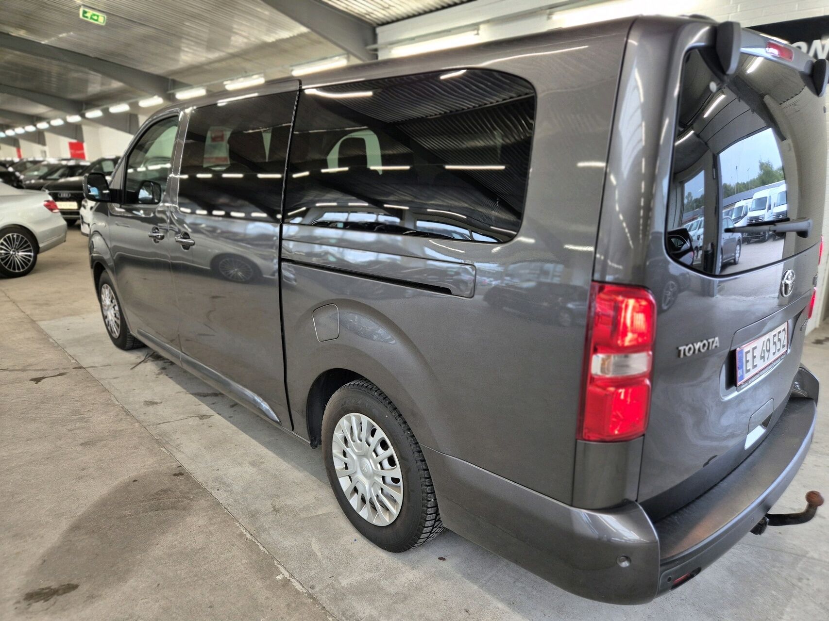 Billede af Toyota Proace Verso Electric Long EL Combi m/Dobbelt bagdør, En Skydedør 136HK Aut.