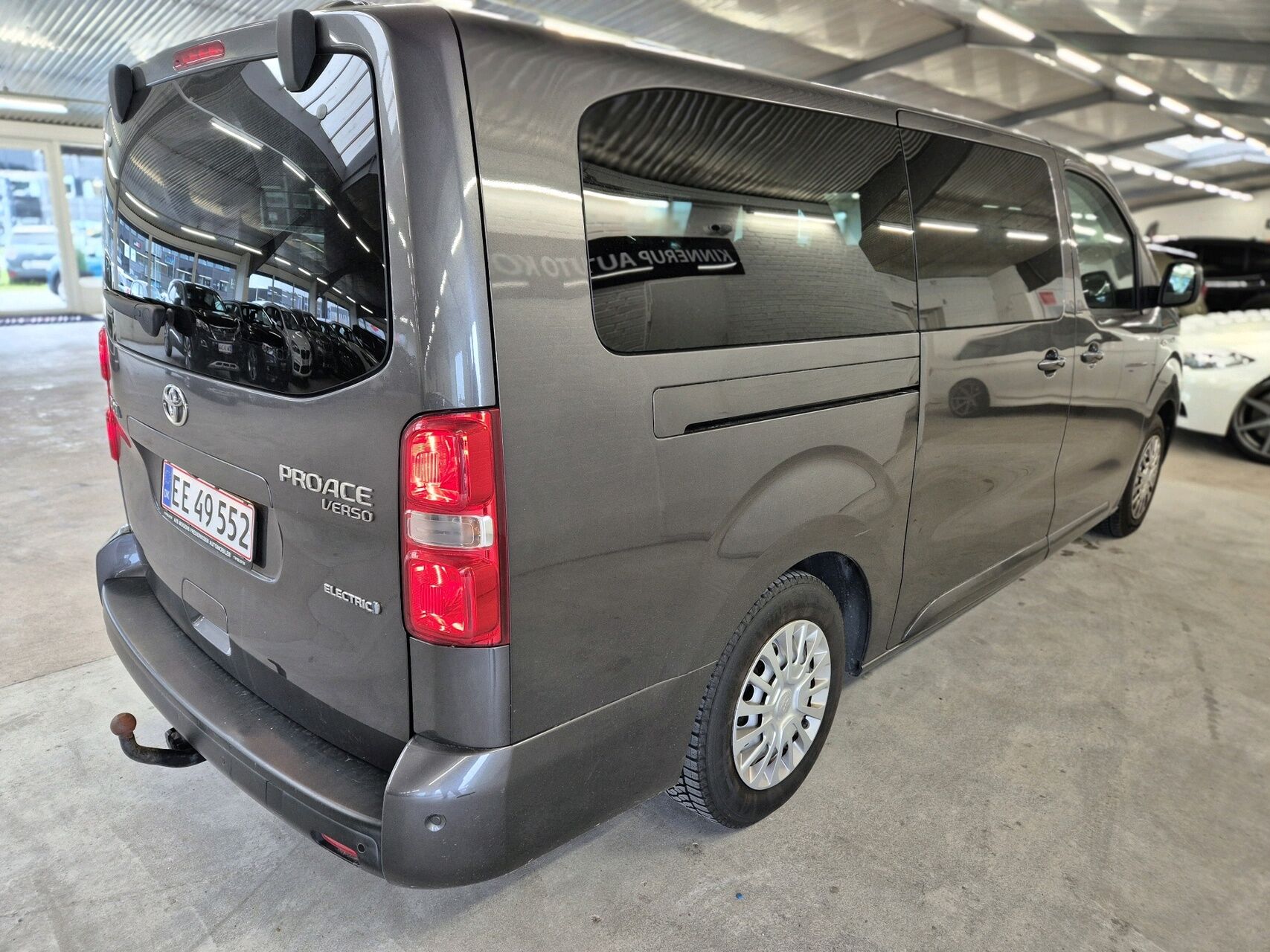 Billede af Toyota Proace Verso Electric Long EL Combi m/Dobbelt bagdør, En Skydedør 136HK Aut.