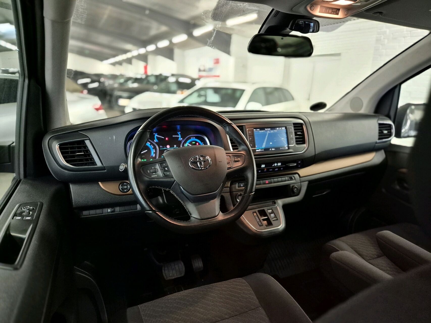 Billede af Toyota Proace Verso Electric Long EL Combi m/Dobbelt bagdør, En Skydedør 136HK Aut.