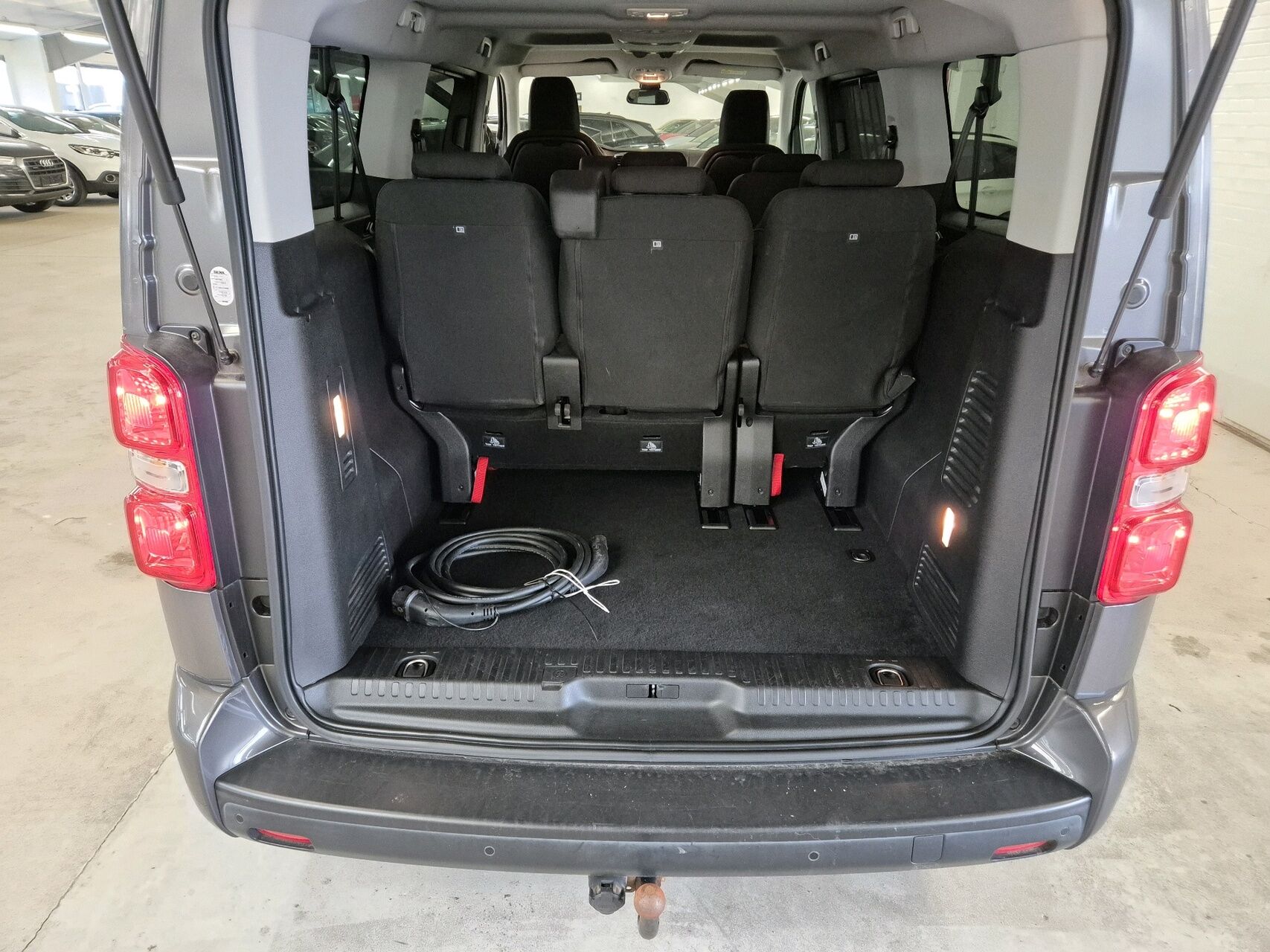Billede af Toyota Proace Verso Electric Long EL Combi m/Dobbelt bagdør, En Skydedør 136HK Aut.