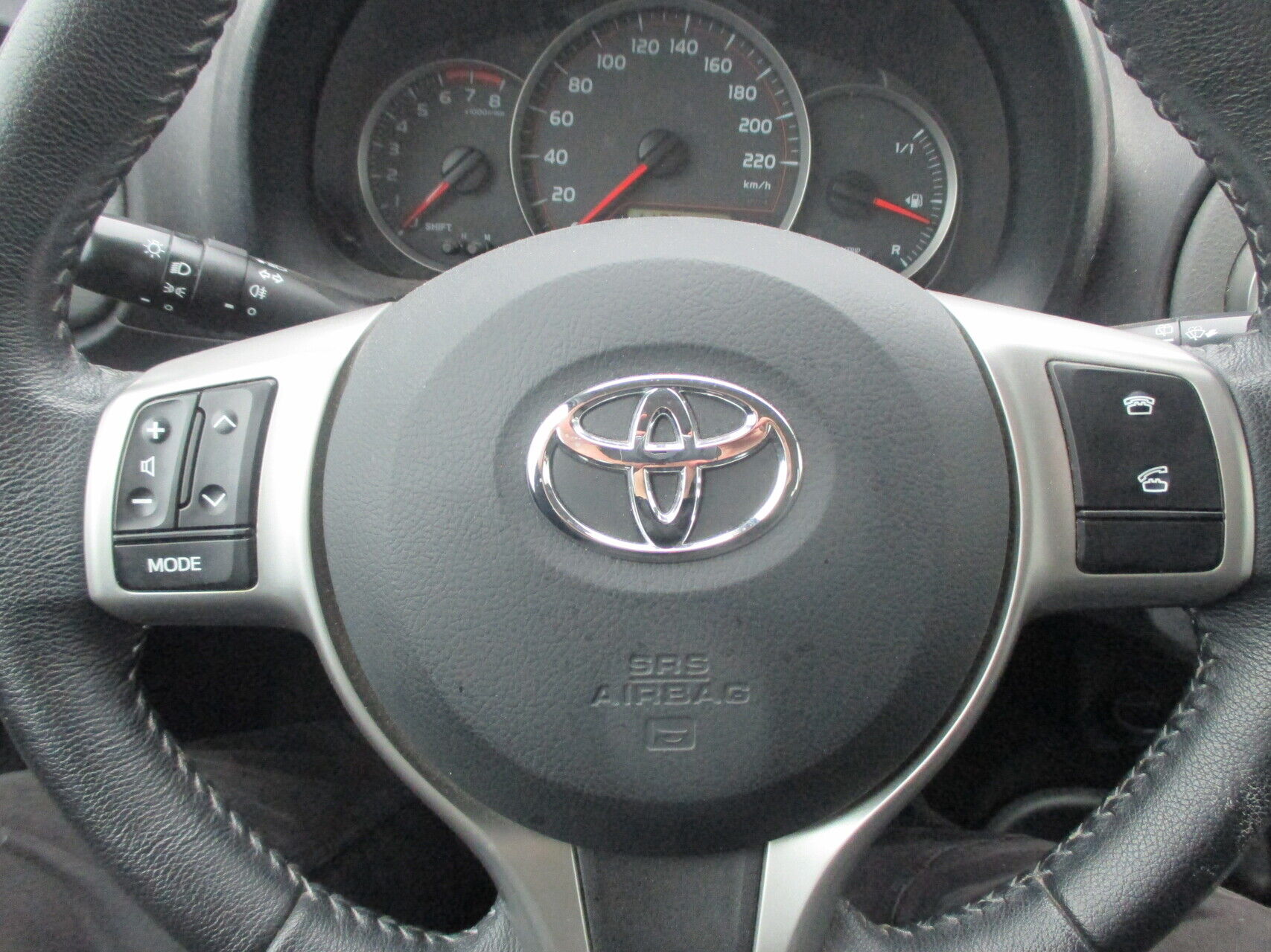 Billede af Toyota Yaris 1,3 VVT-I T2 Touch 100HK 5d 6g