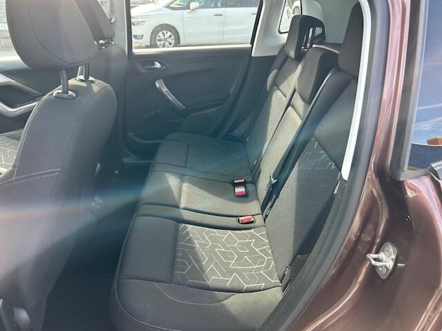 Billede af Peugeot 2008 1,2 VTi Plus 82HK